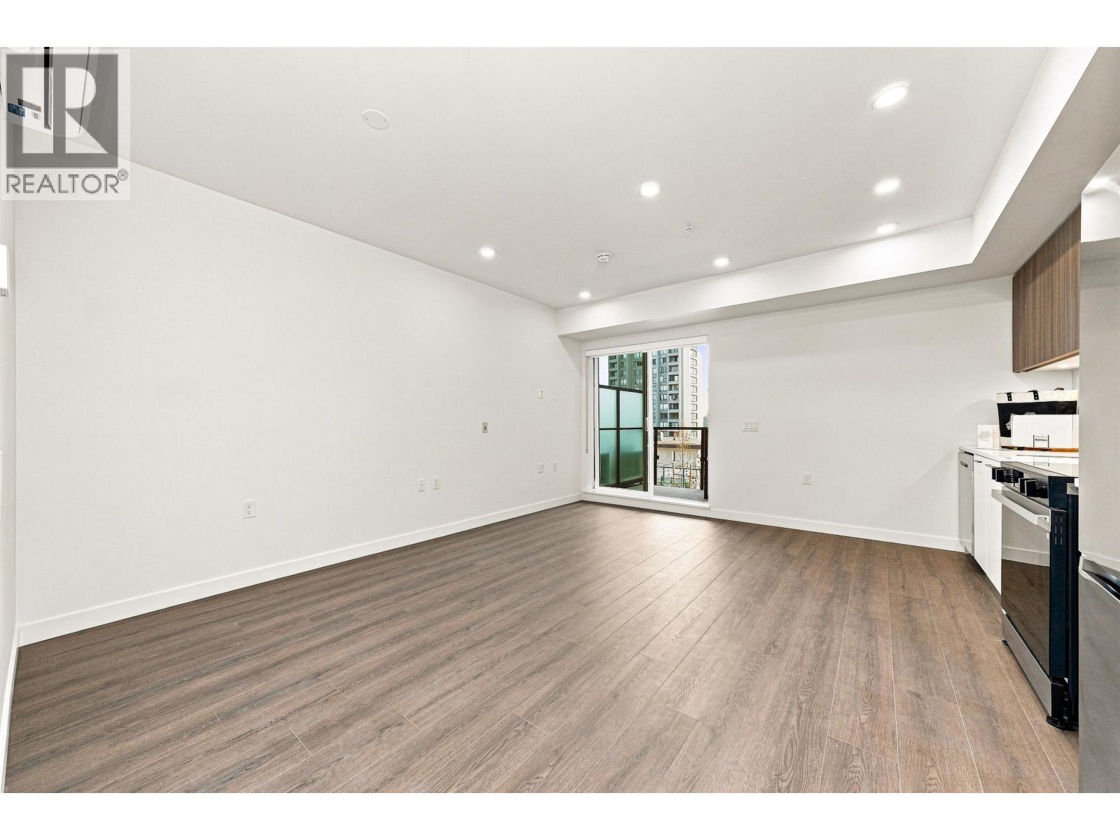 233 82 First Street Property Photo 2
