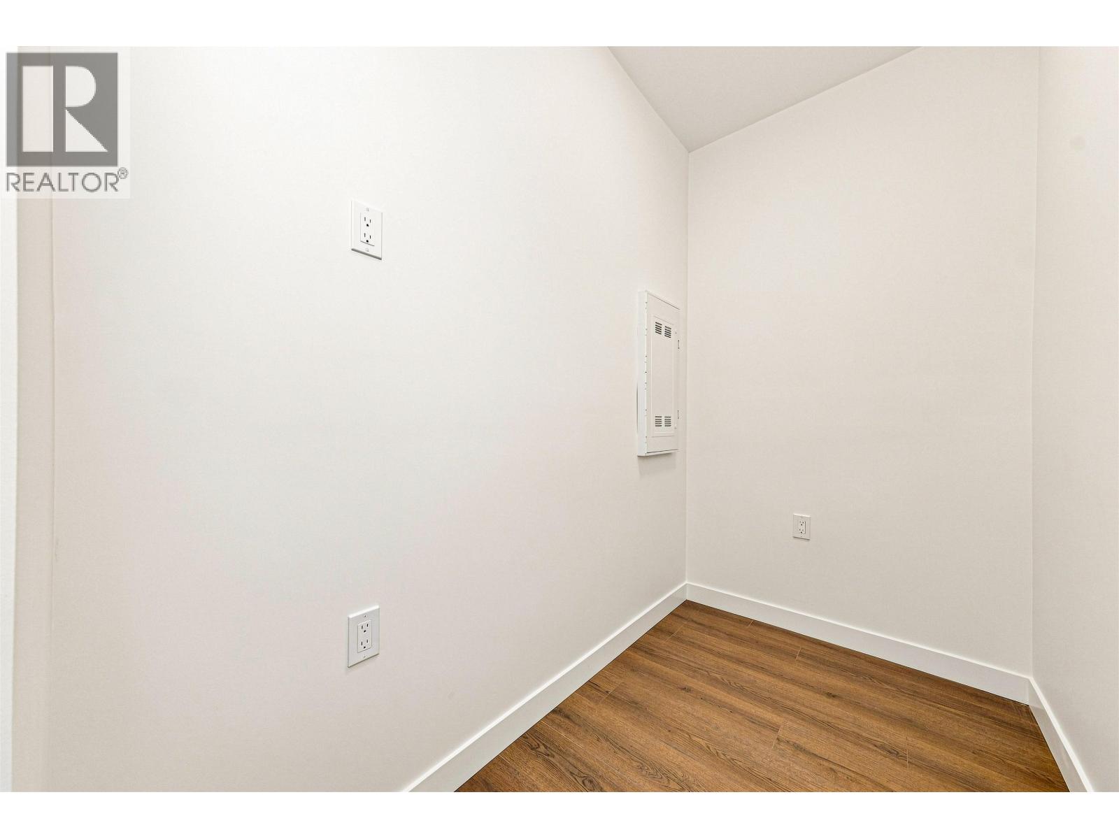 233 82 First Street Property Photo 11