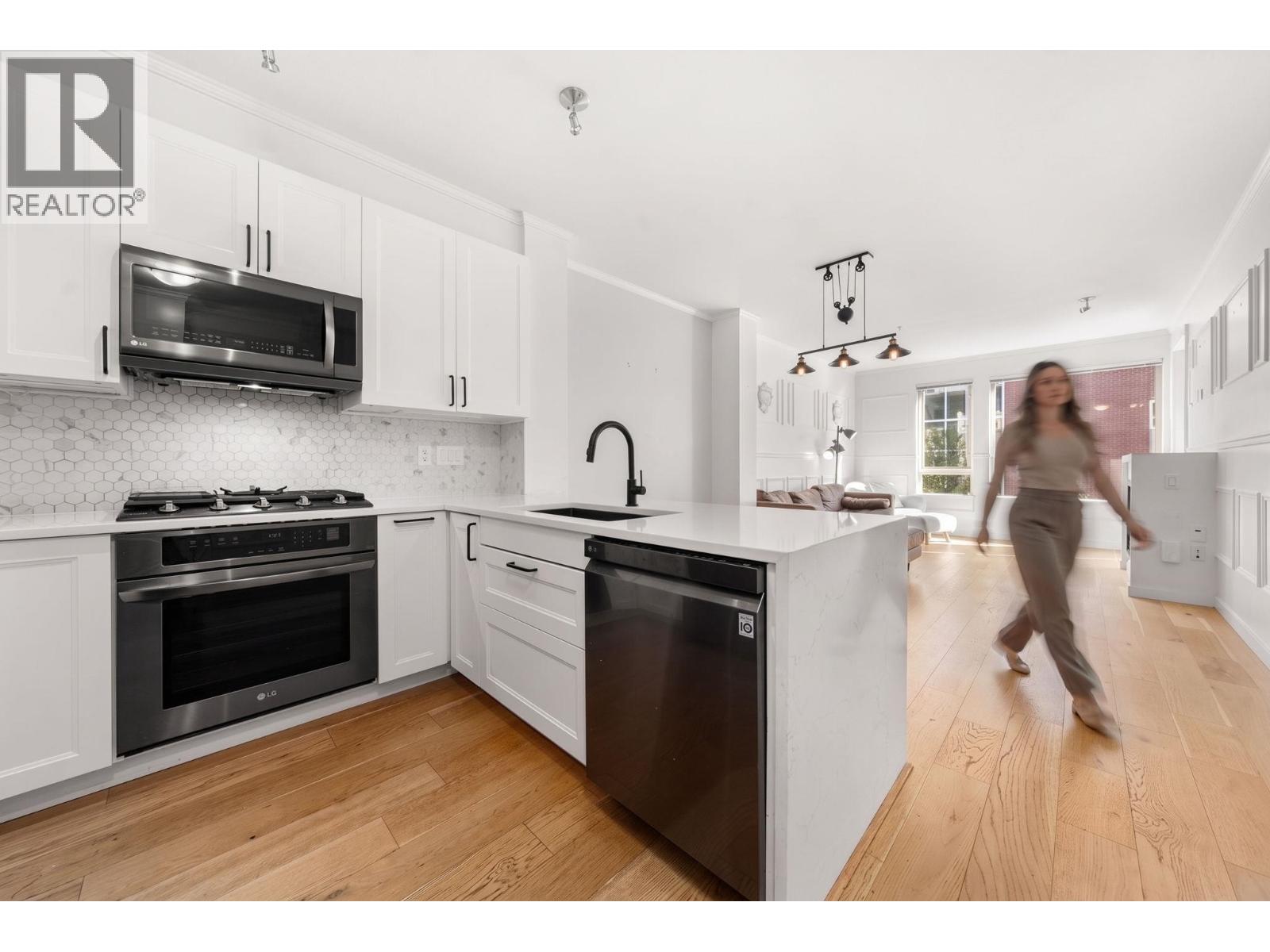 417 119 W 22ND STREET Property Photo 1