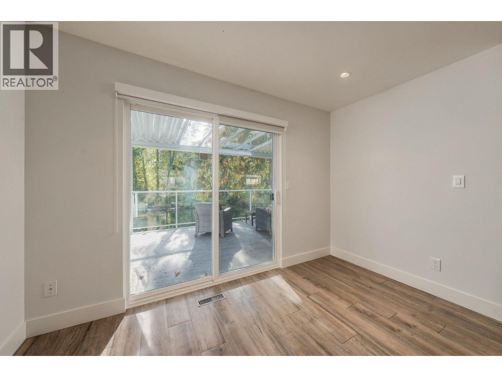 1231 River Drive Property Photo 5