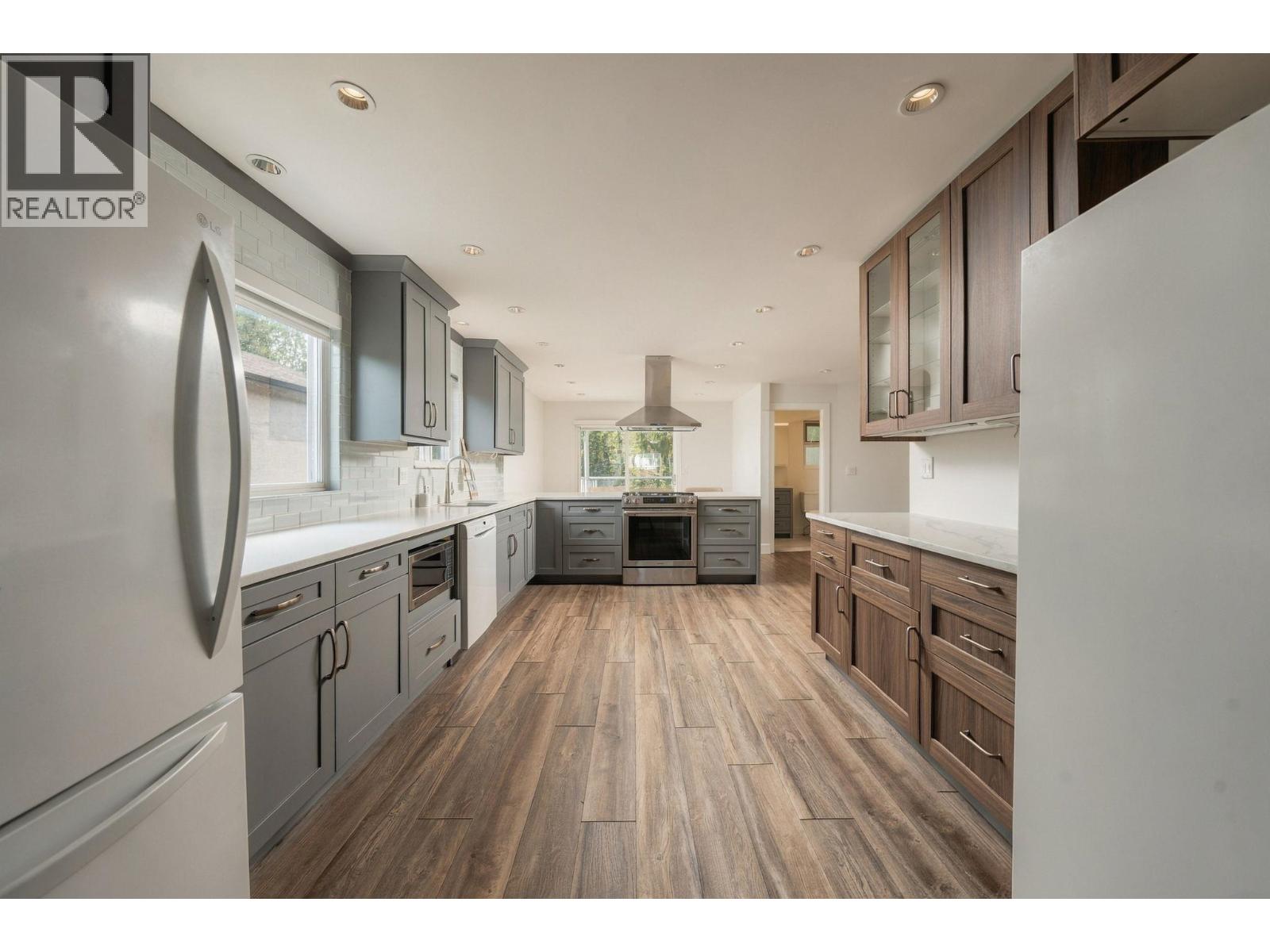 1231 River Drive Property Photo 12