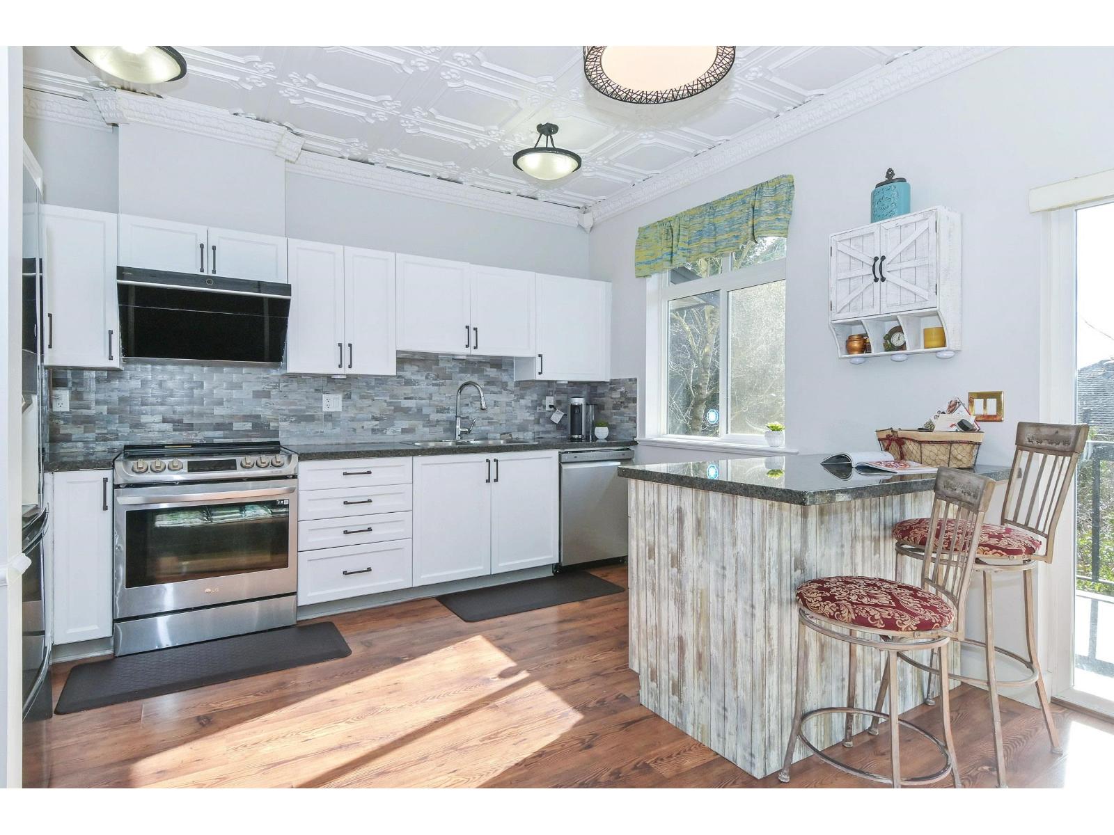 45 19932 70 Avenue Property Photo 10