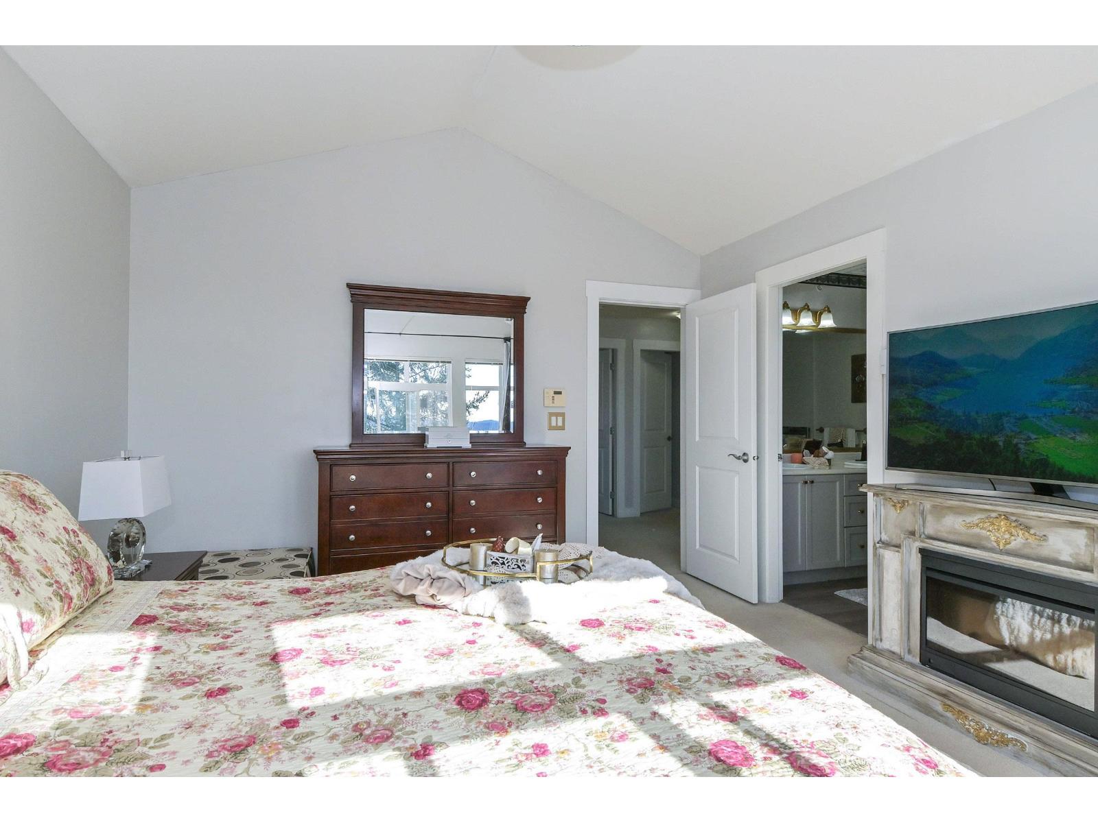 45 19932 70 Avenue Property Photo 15