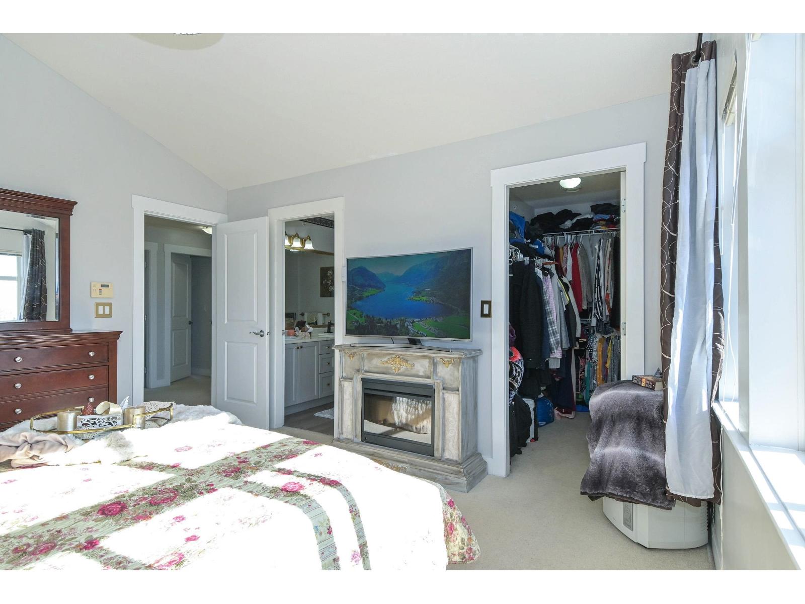 45 19932 70 Avenue Property Photo 16