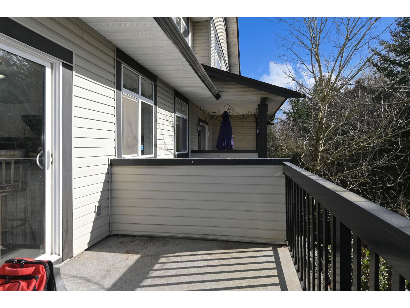 45 19932 70 Avenue Property Photo 26