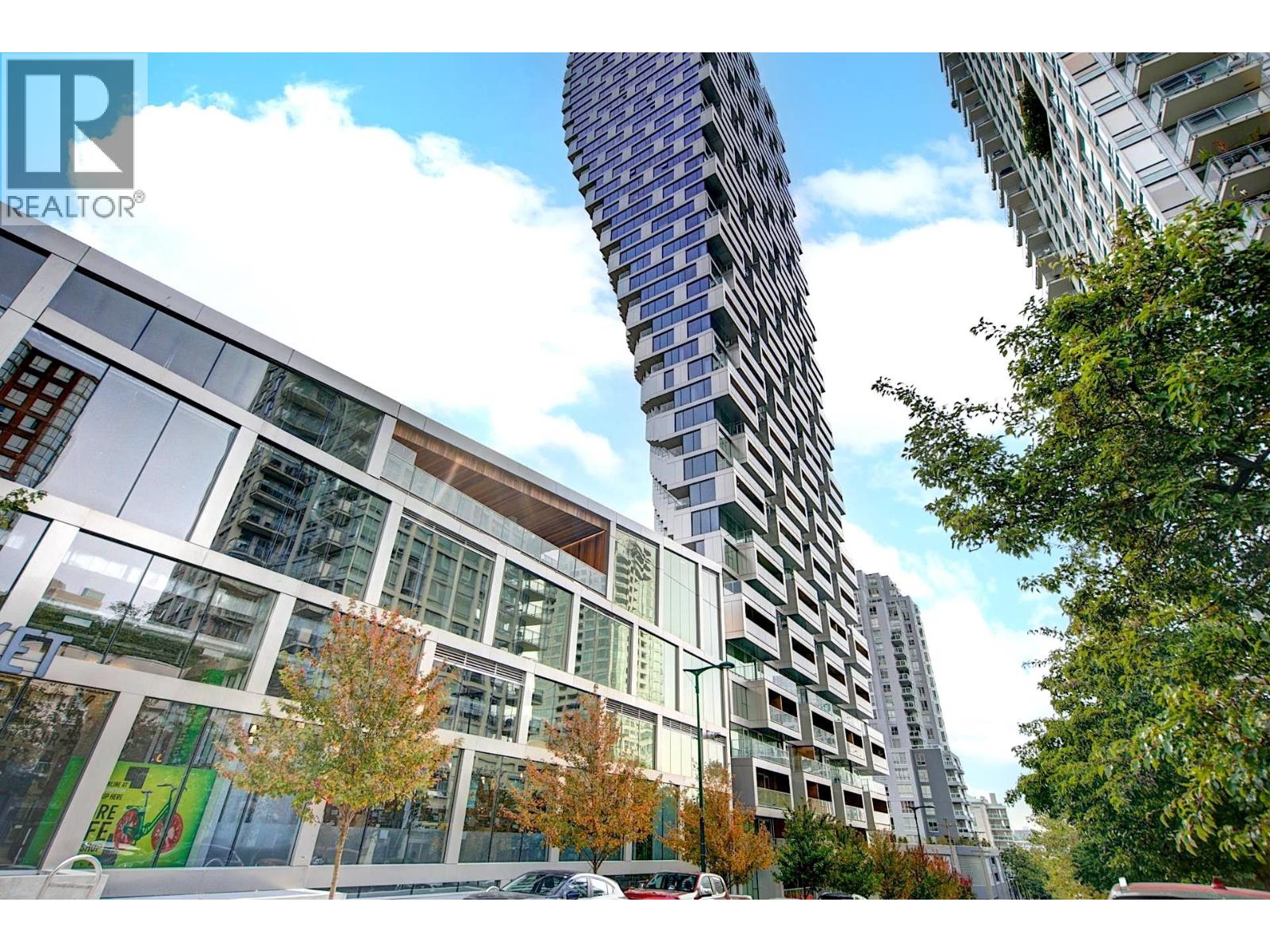 2611 1480 Howe Street Property Photo 6
