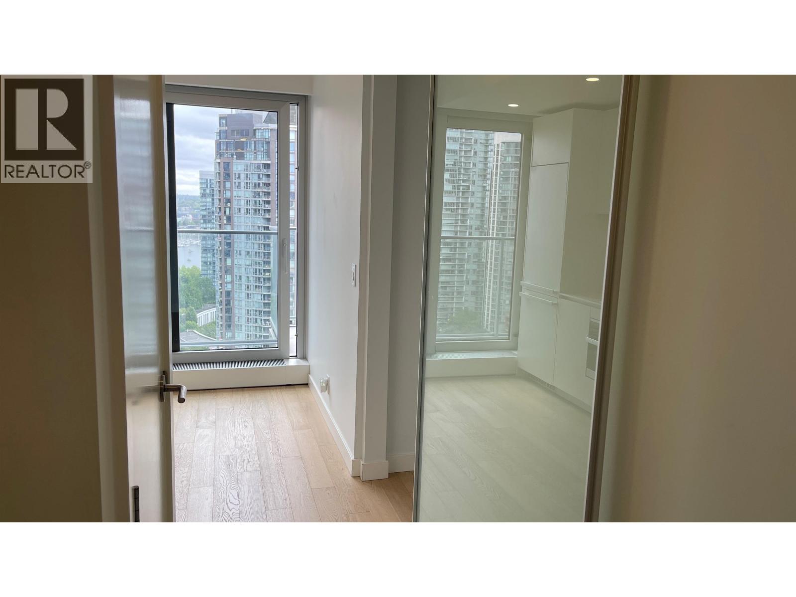 2611 1480 Howe Street Property Photo 18