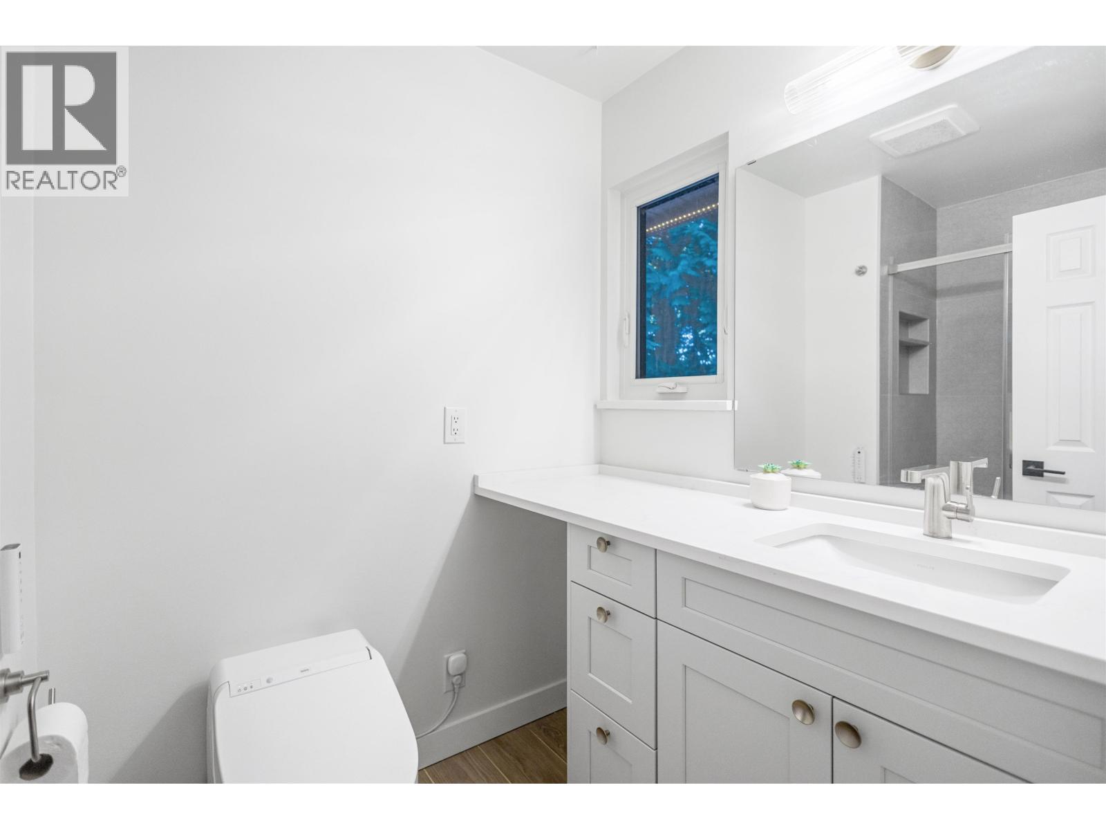 2670 Burnside Place Property Photo 14