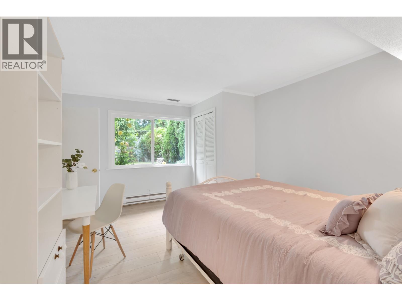 1177 E 15th Street Property Photo 10