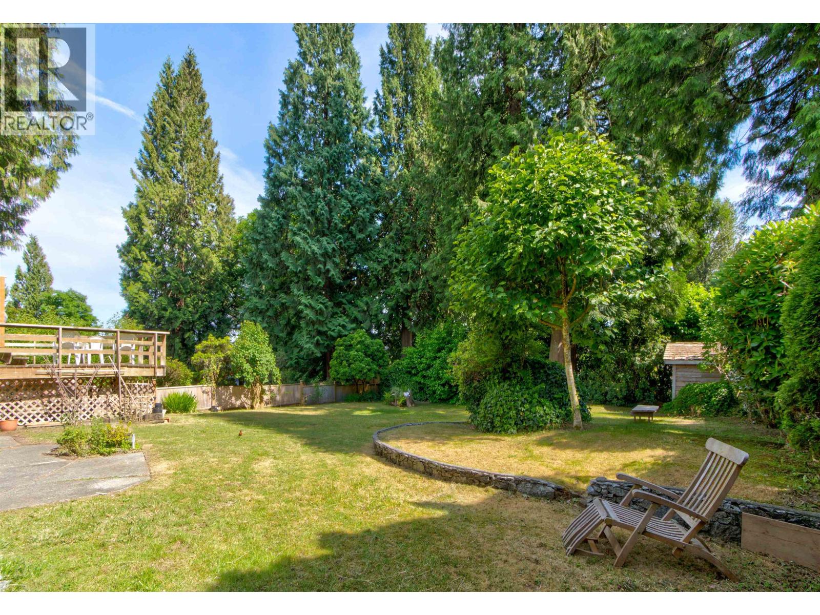 1177 E 15th Street Property Photo 12