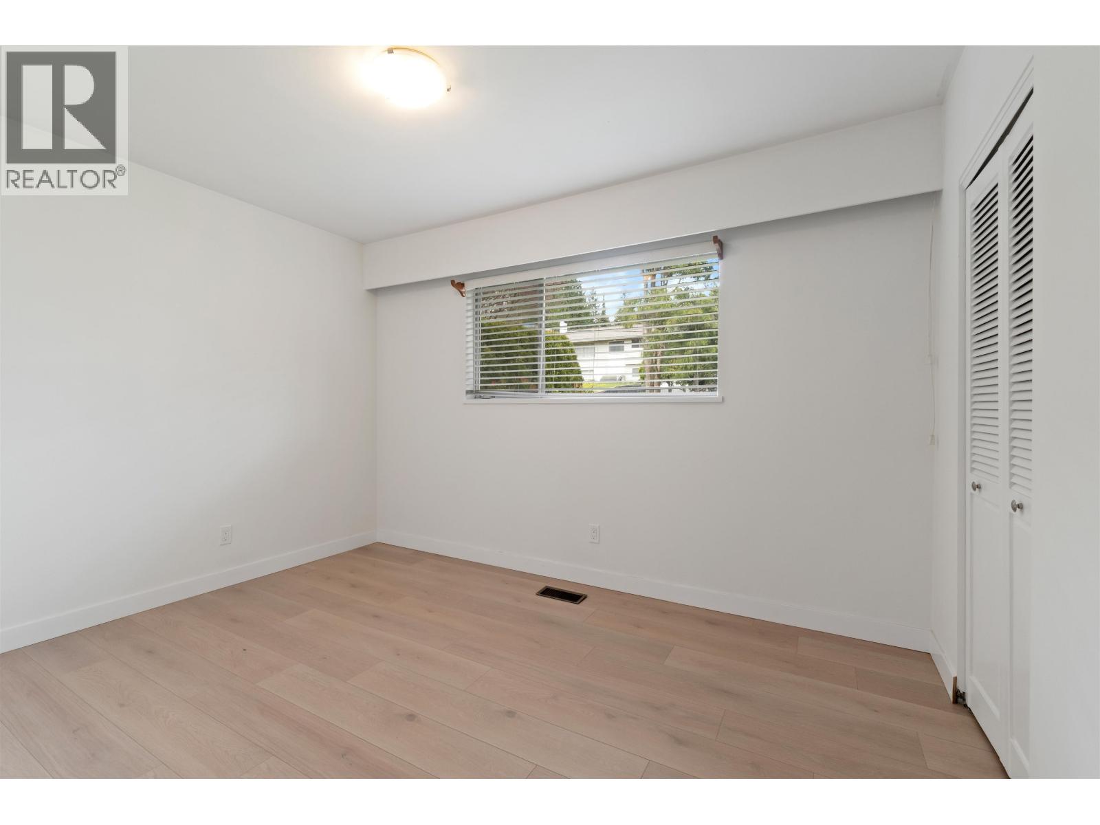 1177 E 15th Street Property Photo 19