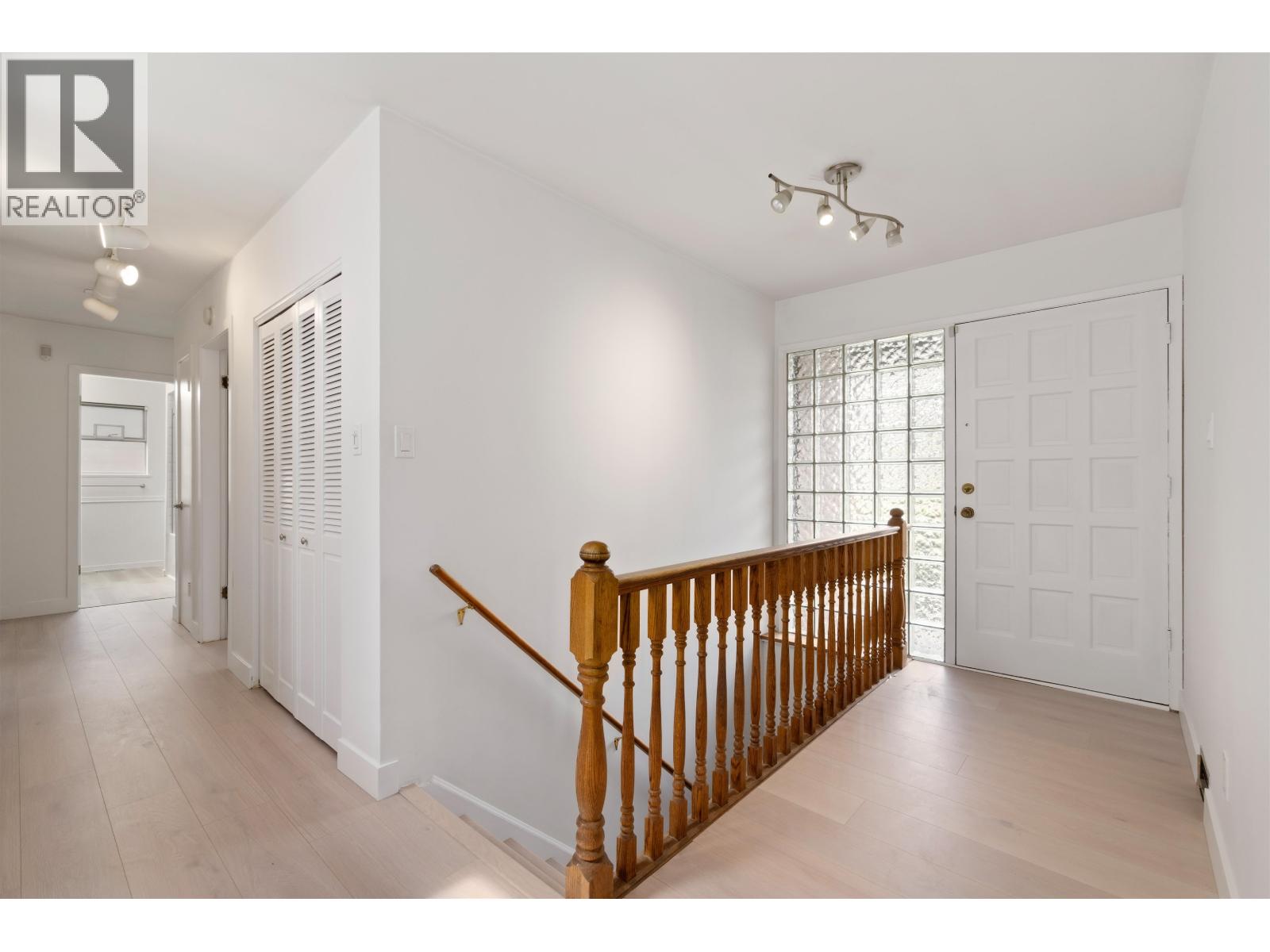 1177 E 15th Street Property Photo 27