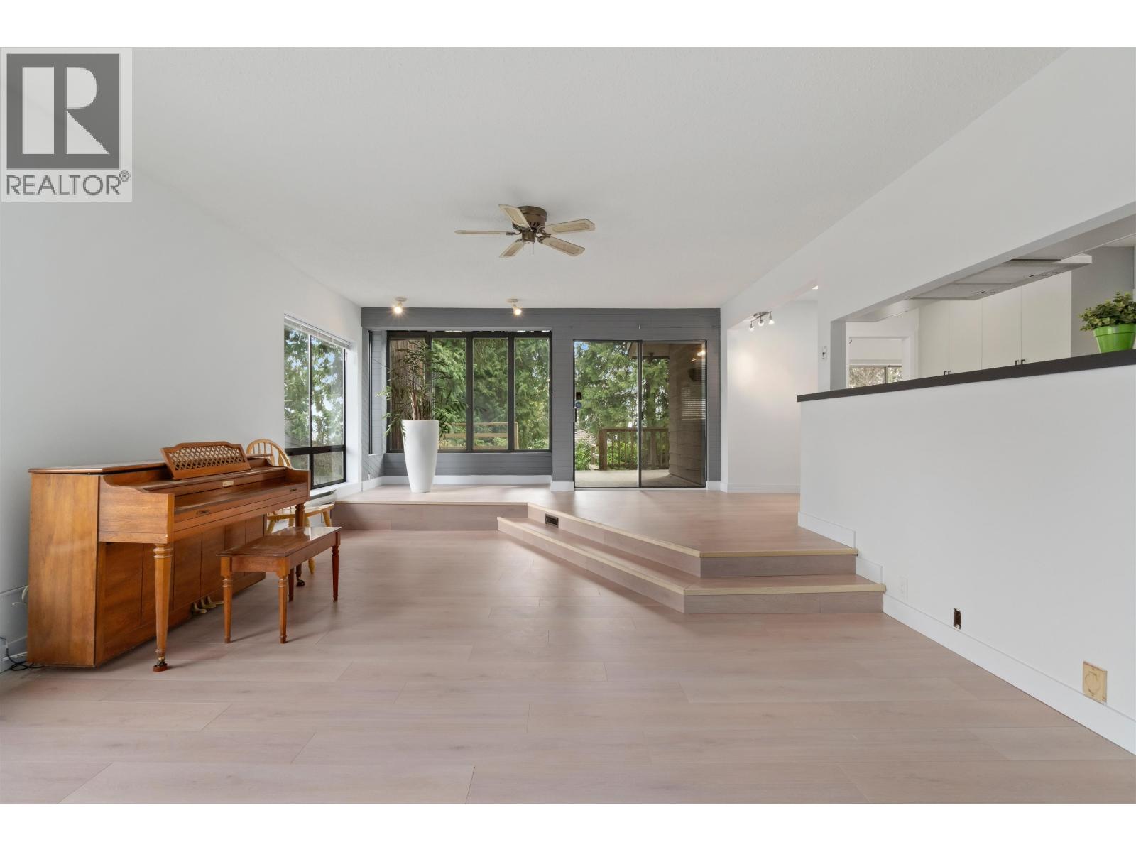 1177 E 15th Street Property Photo 29