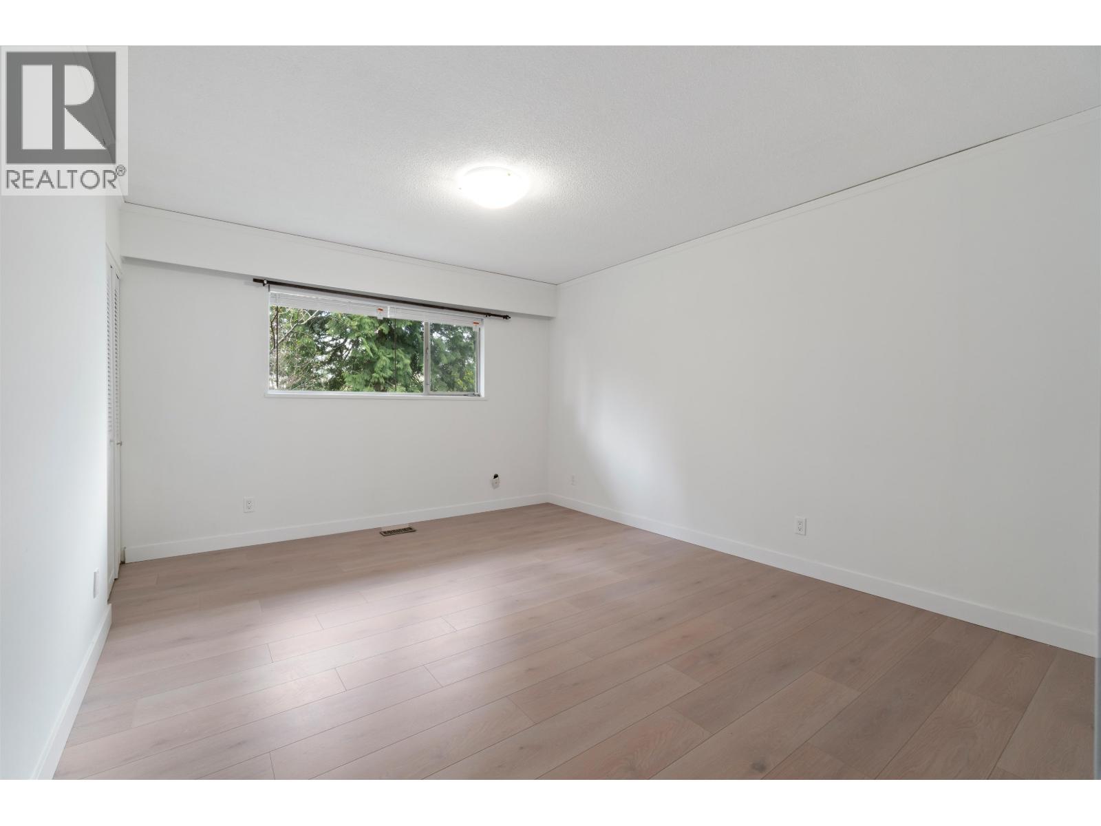 1177 E 15th Street Property Photo 33