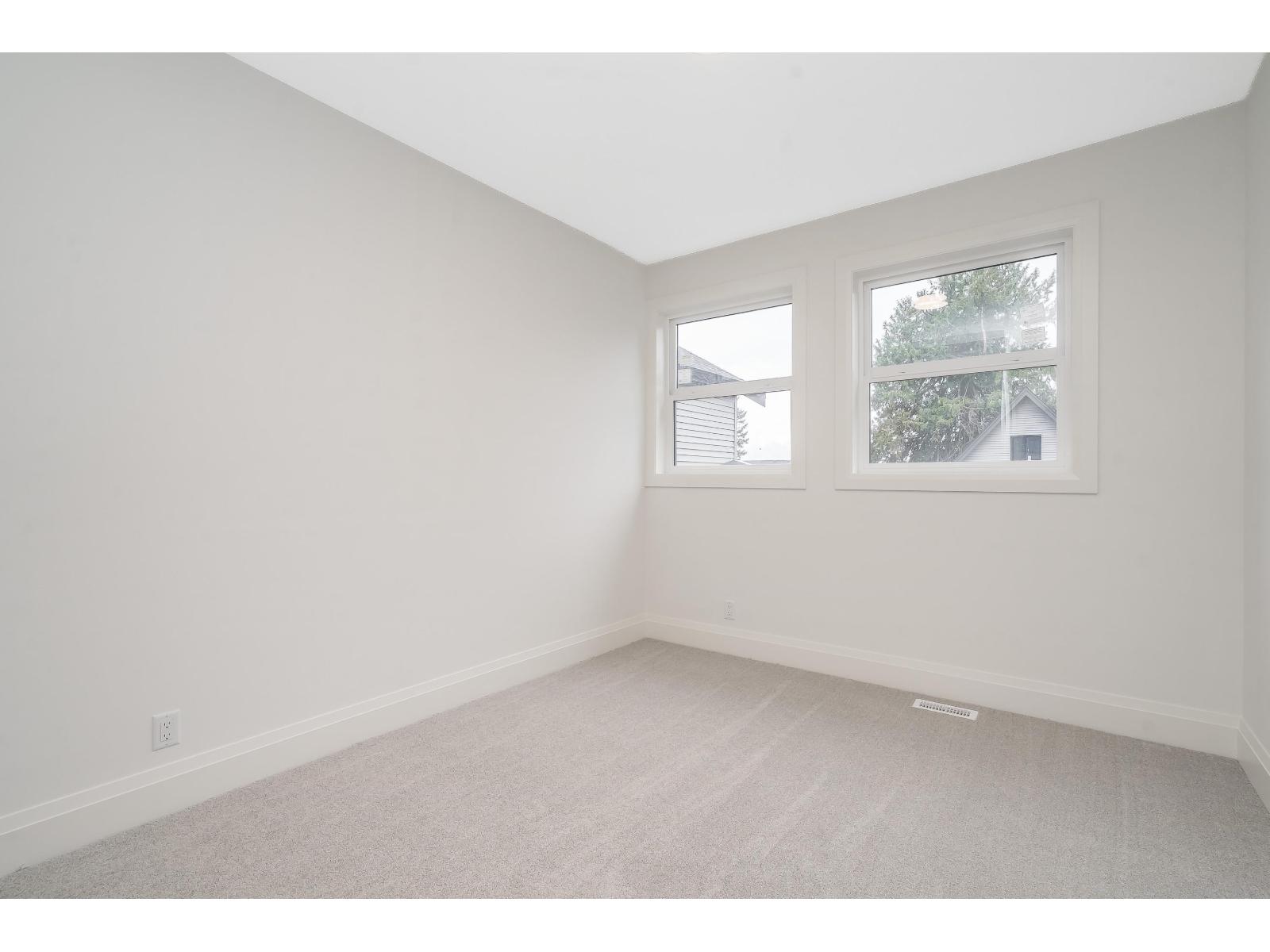 23701 40 Avenue Property Photo 27