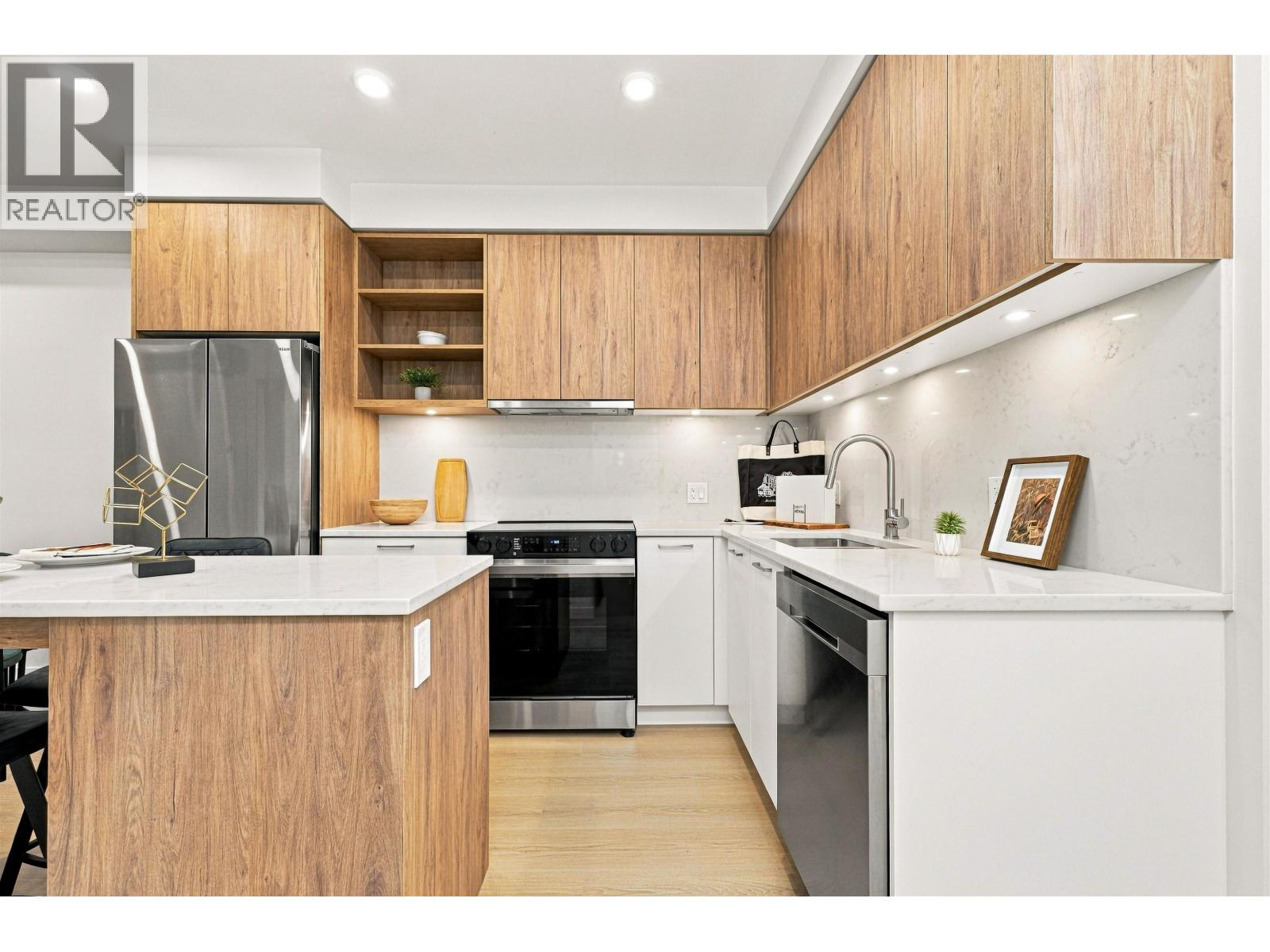 109 82 First Street Property Photo 5