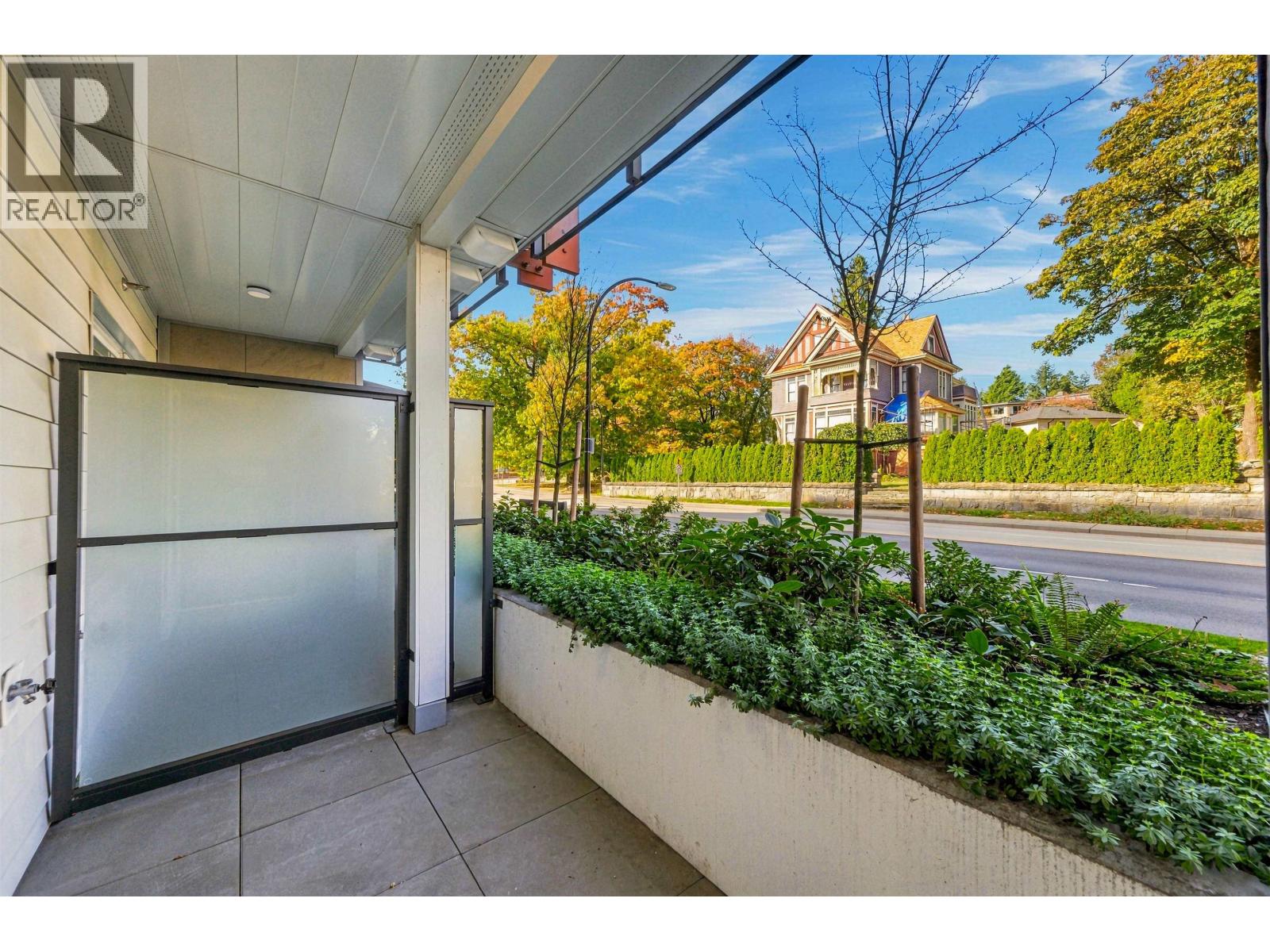 109 82 First Street Property Photo 15