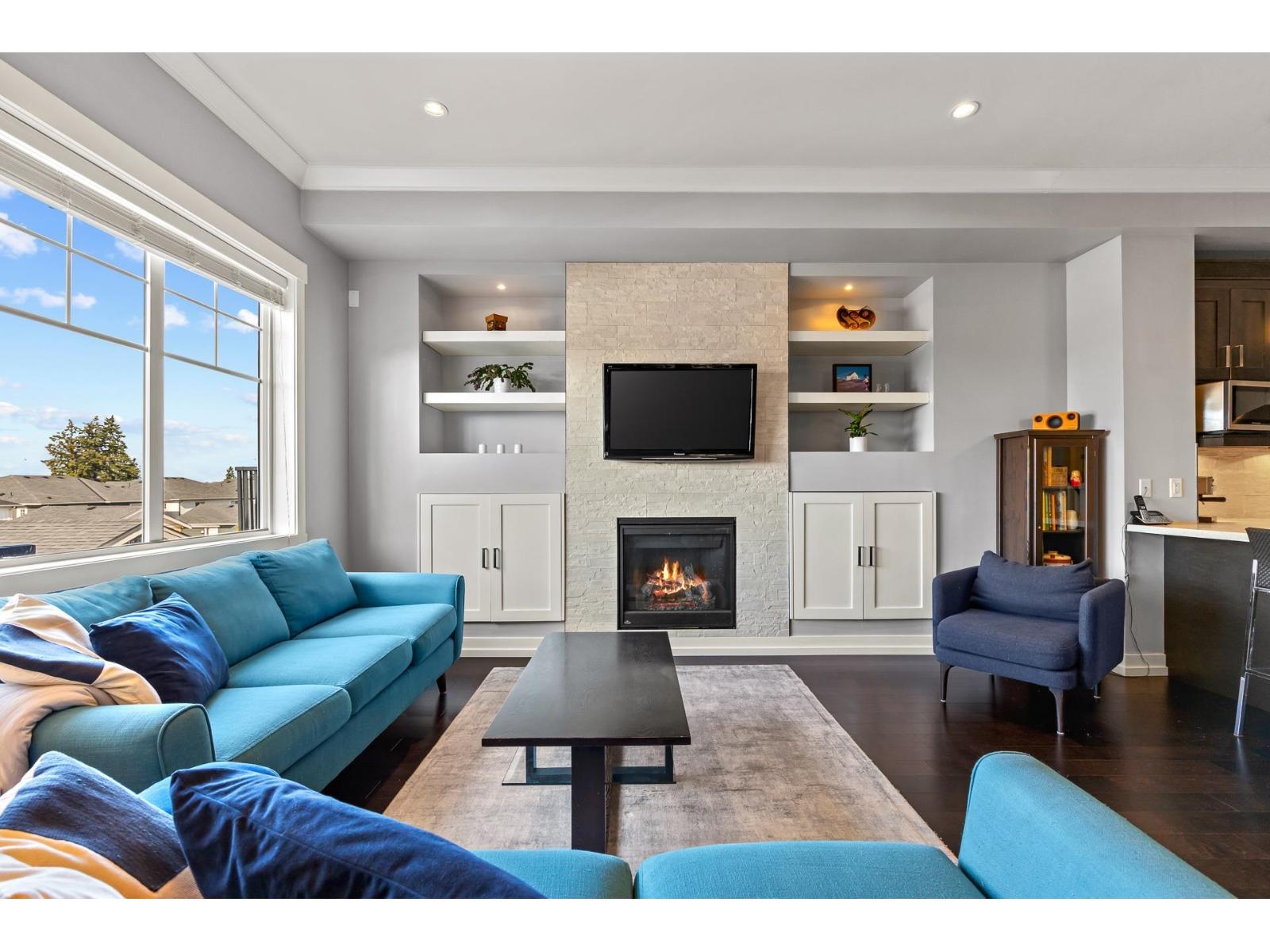 2209 165 Street Property Photo 7