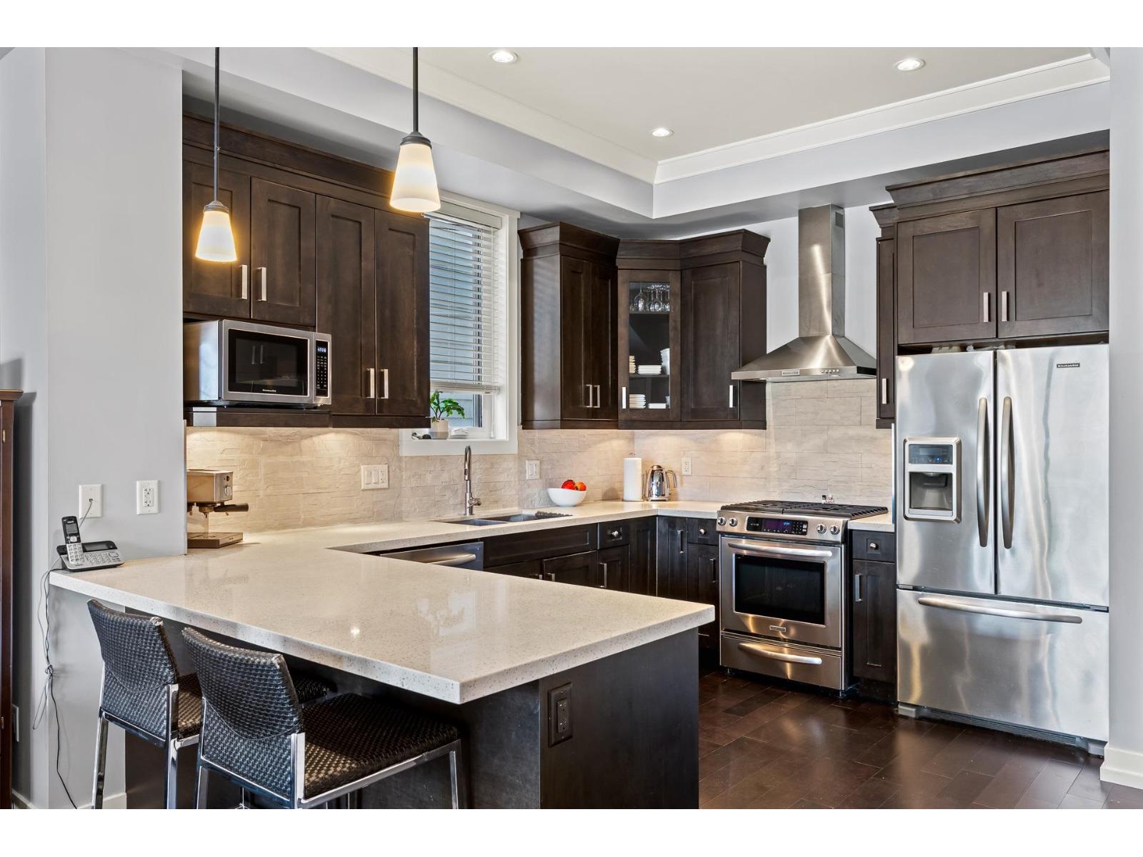 2209 165 Street Property Photo 11