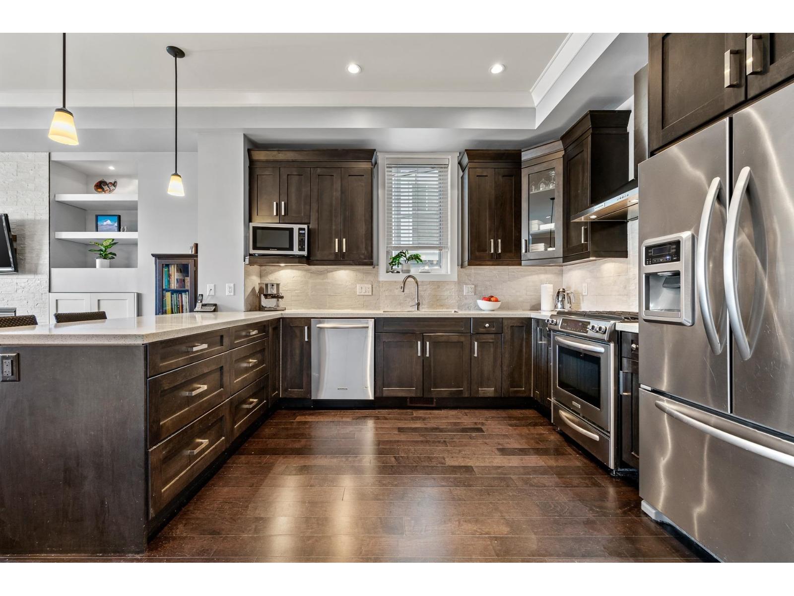 2209 165 Street Property Photo 13