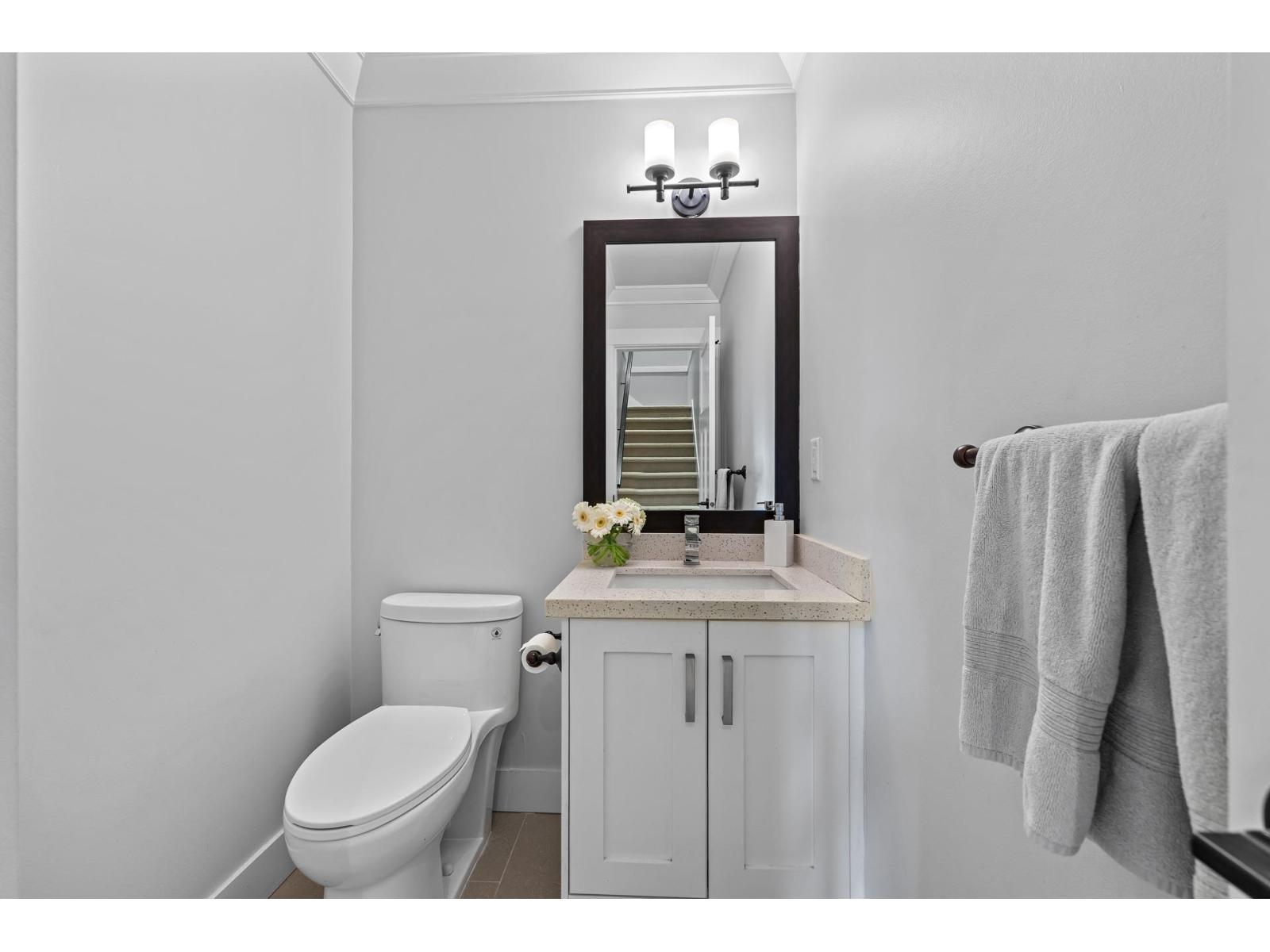 2209 165 Street Property Photo 15