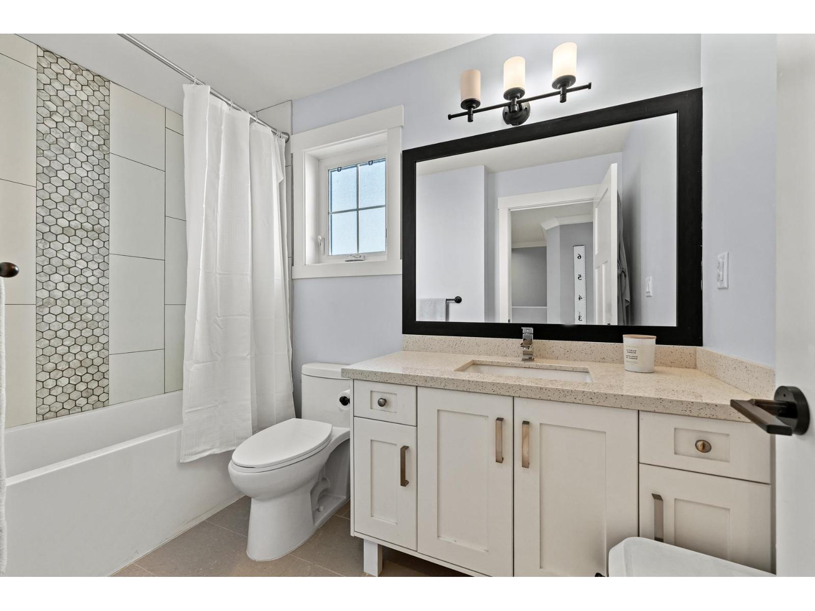 2209 165 Street Property Photo 24