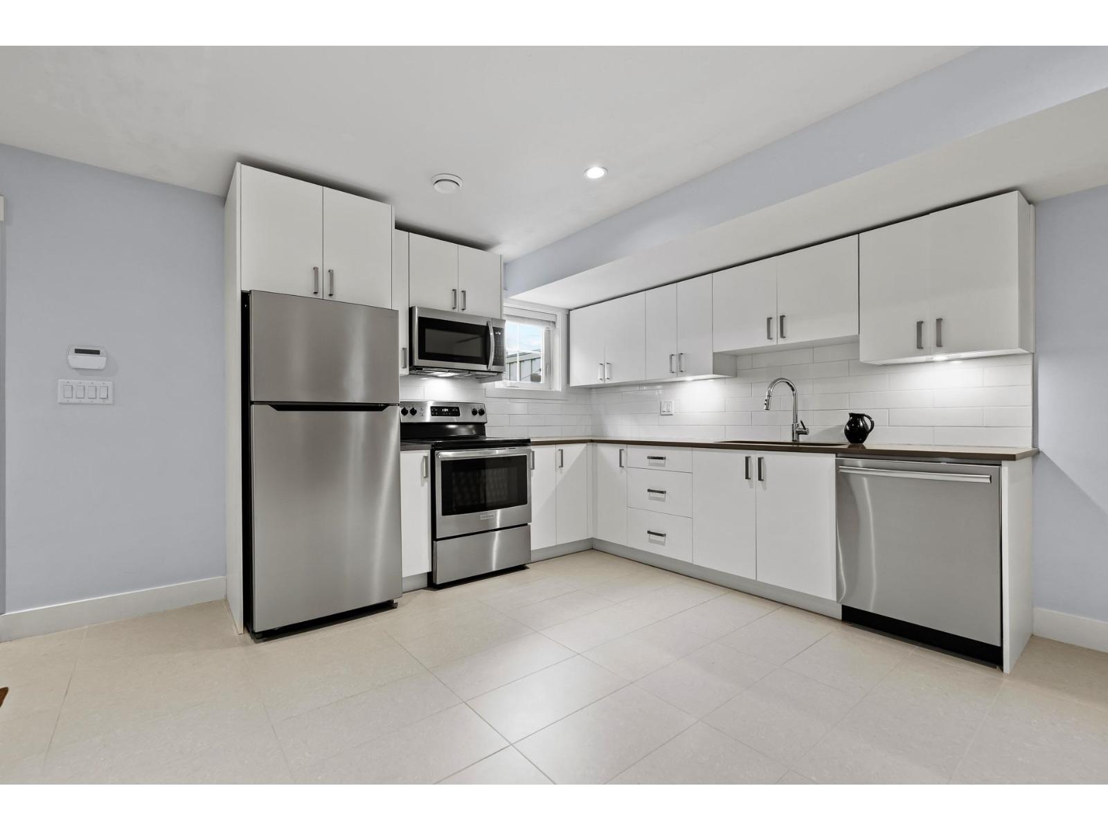 2209 165 Street Property Photo 27