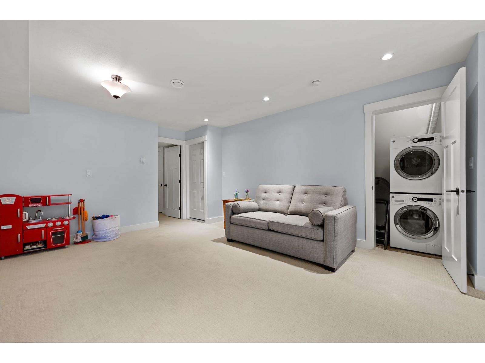 2209 165 Street Property Photo 29