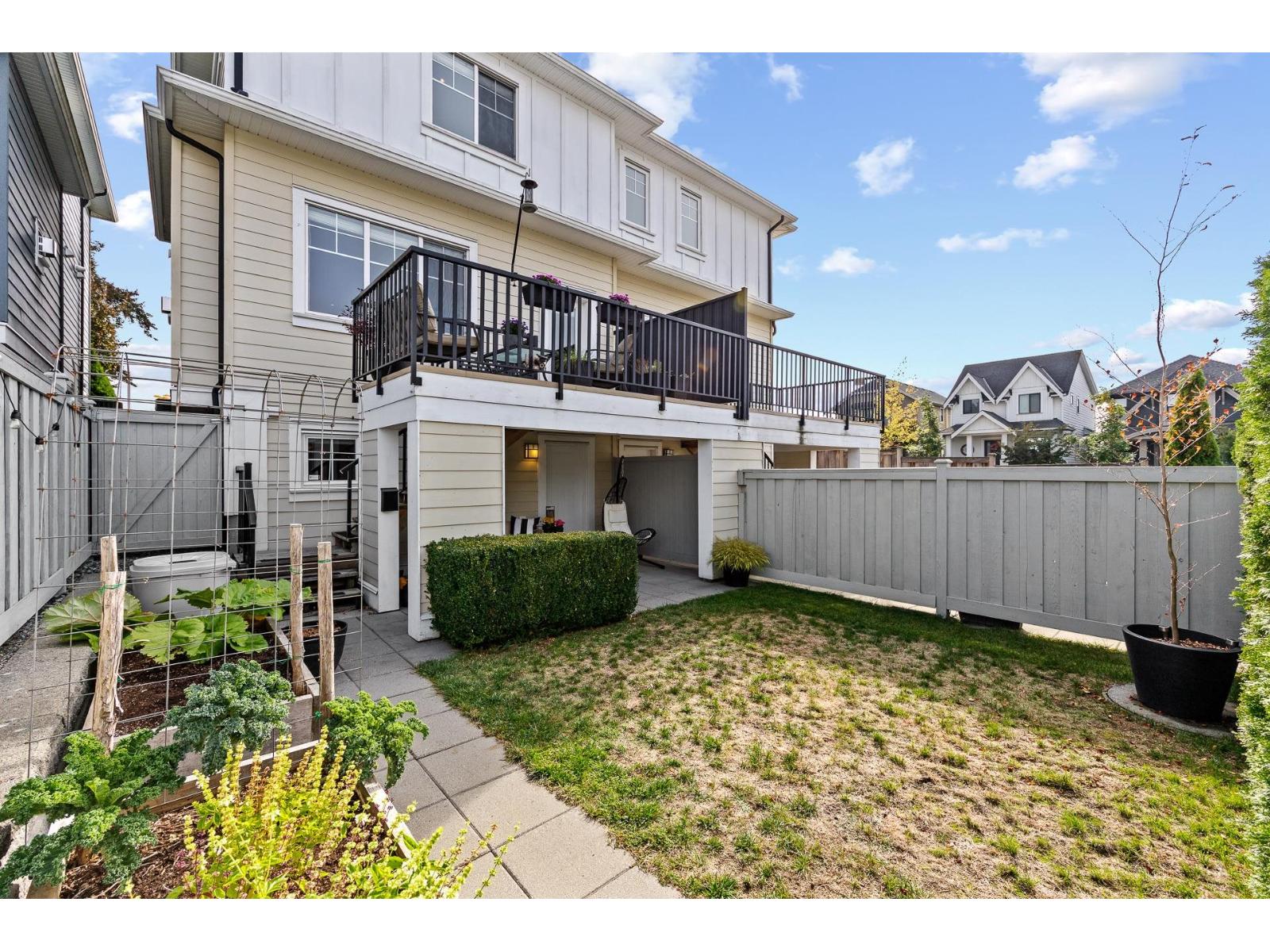 2209 165 Street Property Photo 35