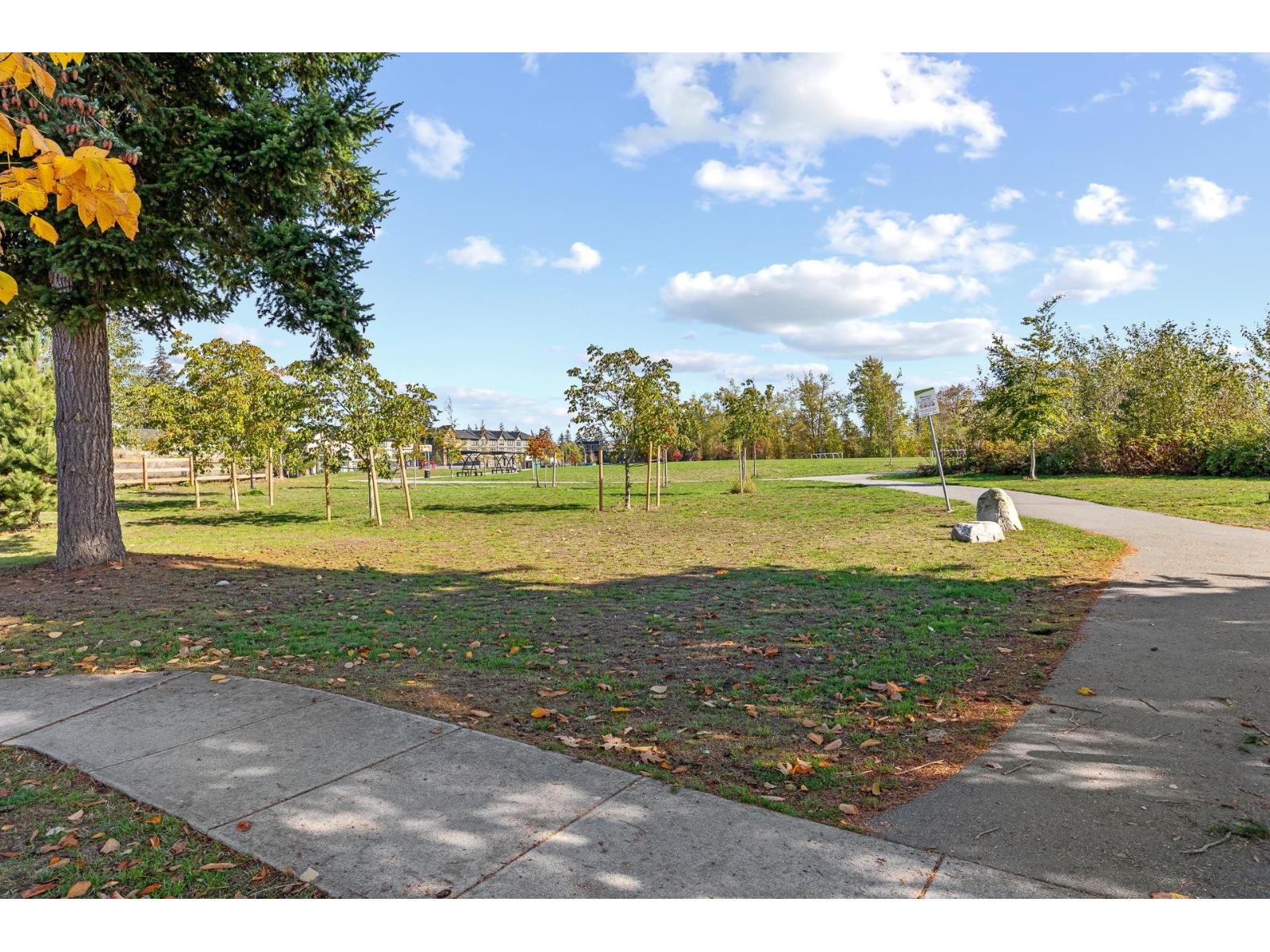 2209 165 Street Property Photo 40
