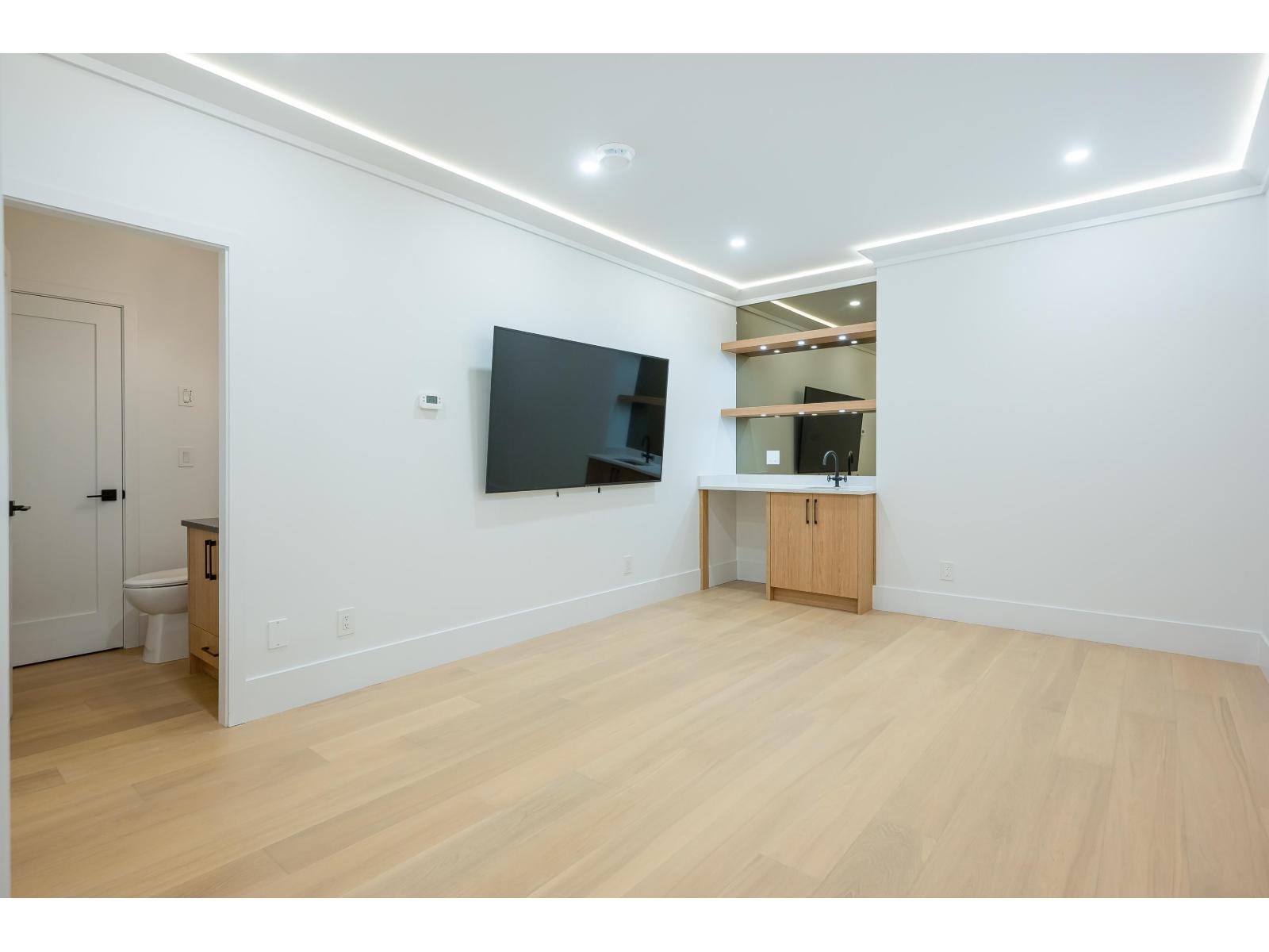15648 23a Avenue Property Photo 31