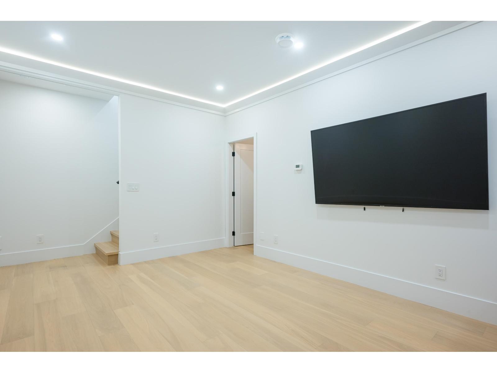 15648 23a Avenue Property Photo 32