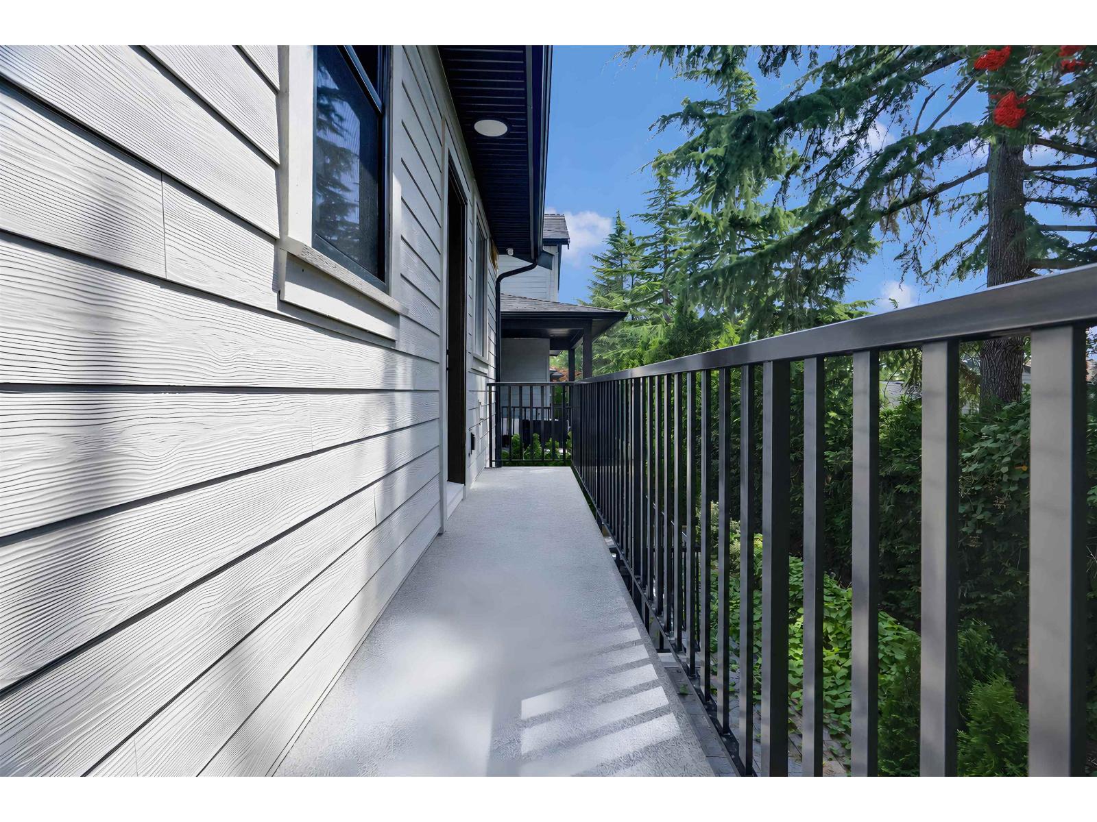 15636 23a Avenue Property Photo 16
