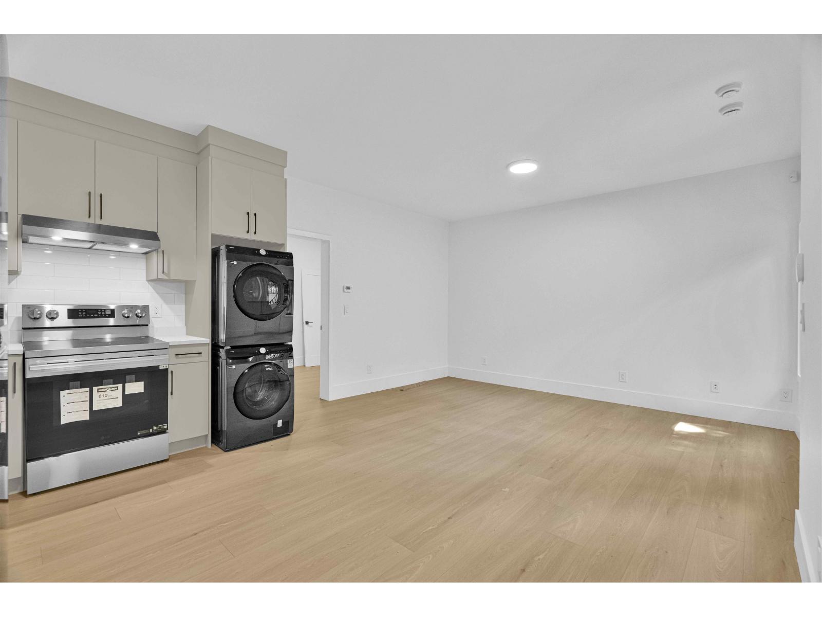 15636 23a Avenue Property Photo 32