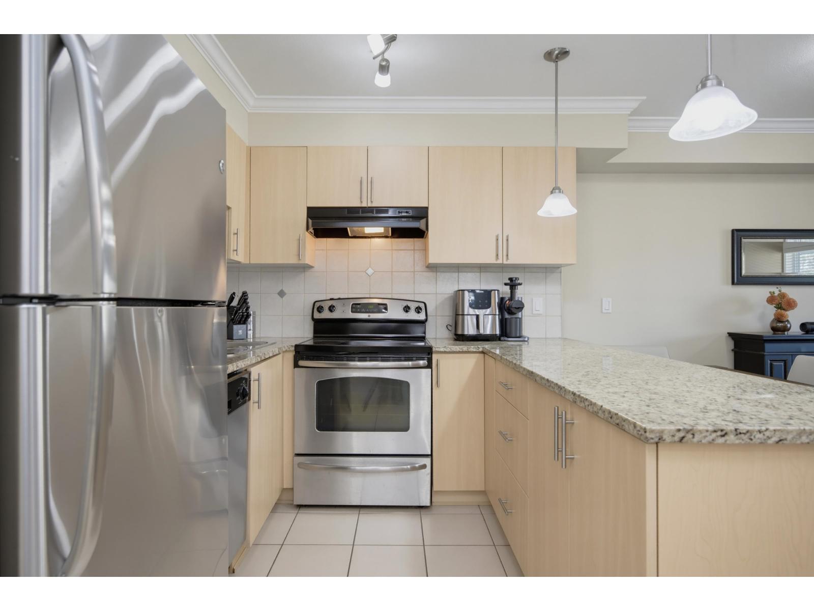 313 17769 57 Avenue Property Photo 8