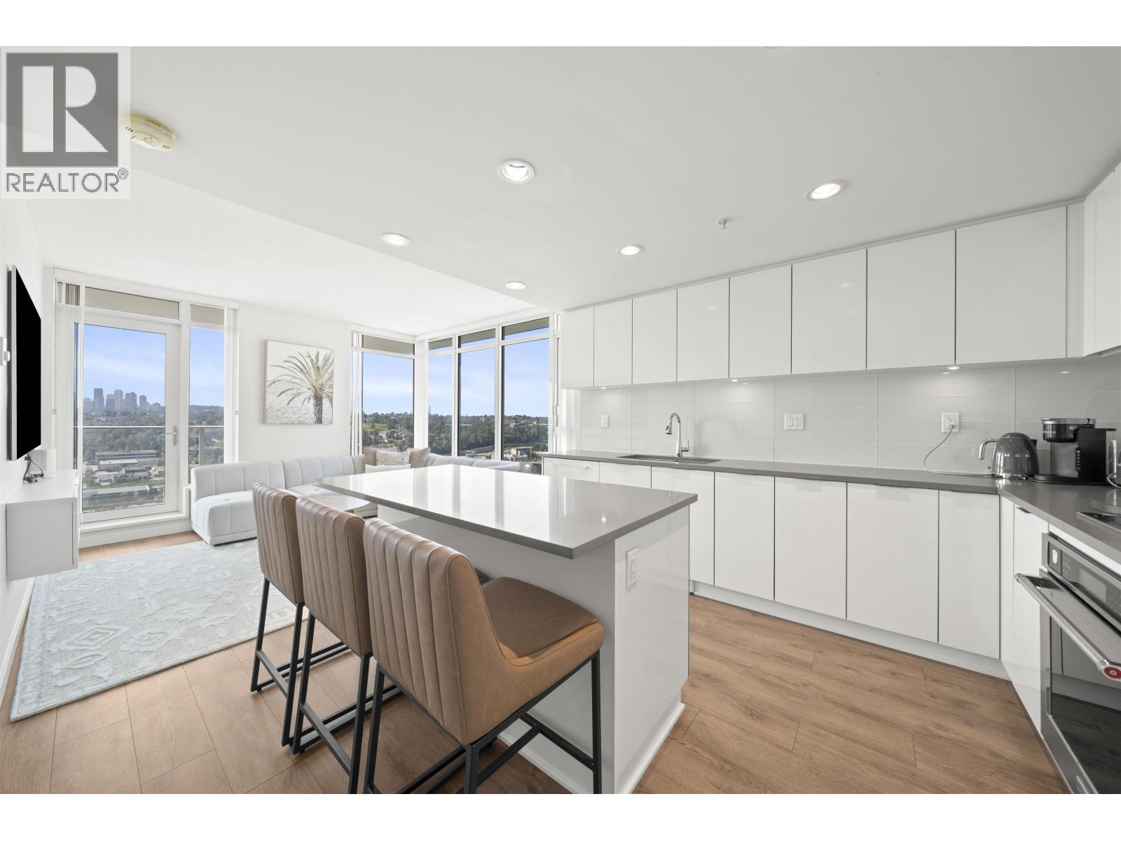 2503 2388 Madison Avenue Property Photo 4