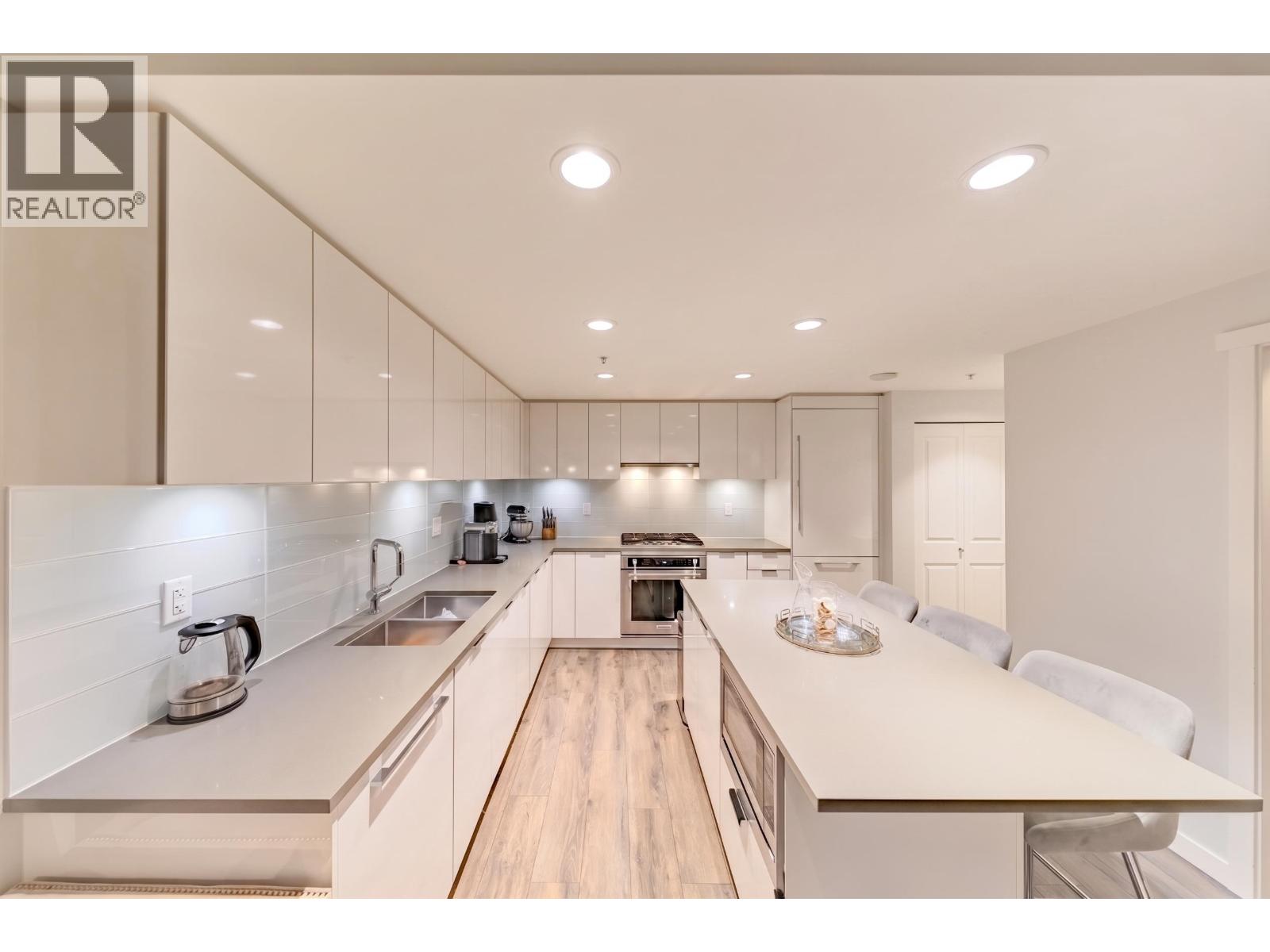 2503 2388 Madison Avenue Property Photo 22