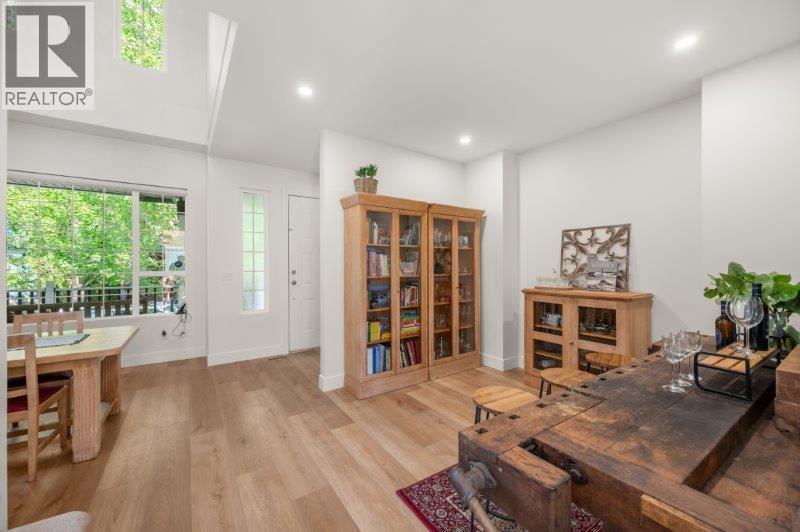 10091 243rd Street Property Photo 5