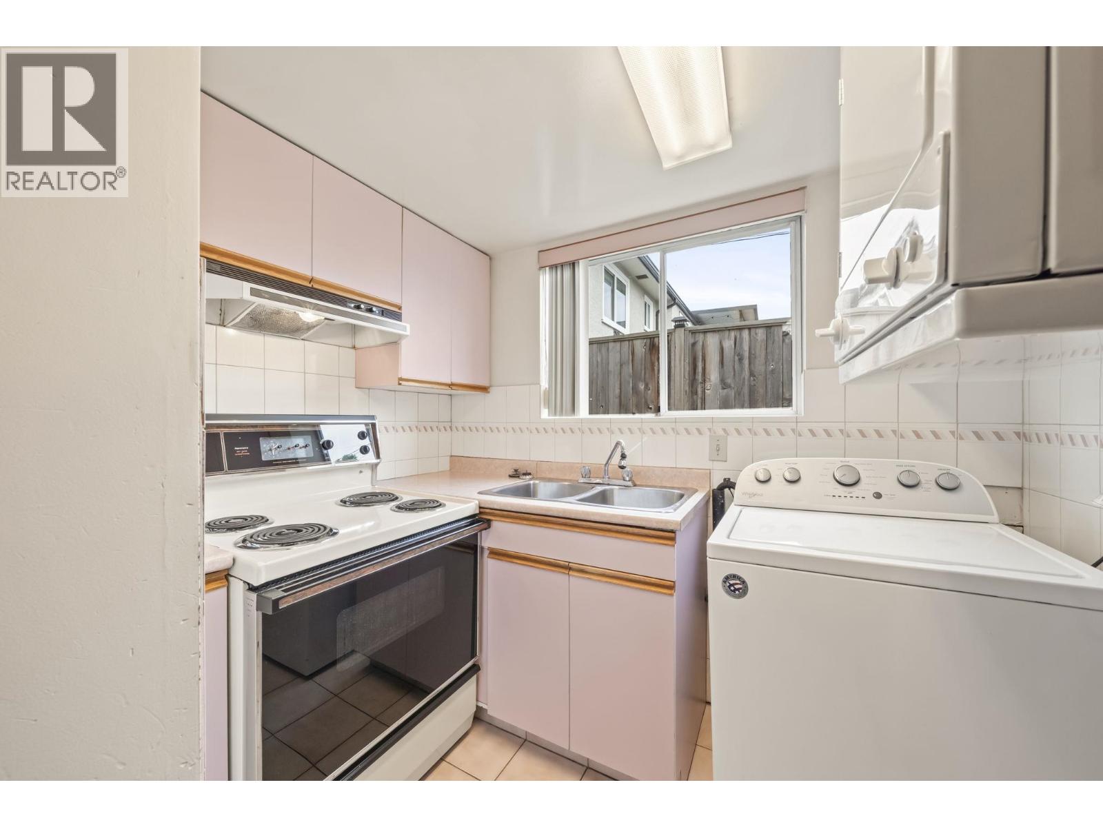 4264 Parker Street Property Photo 10