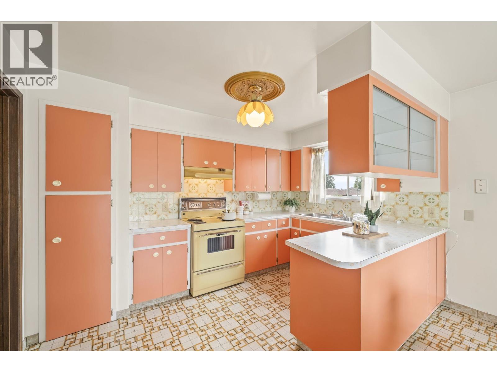 4264 Parker Street Property Photo 21