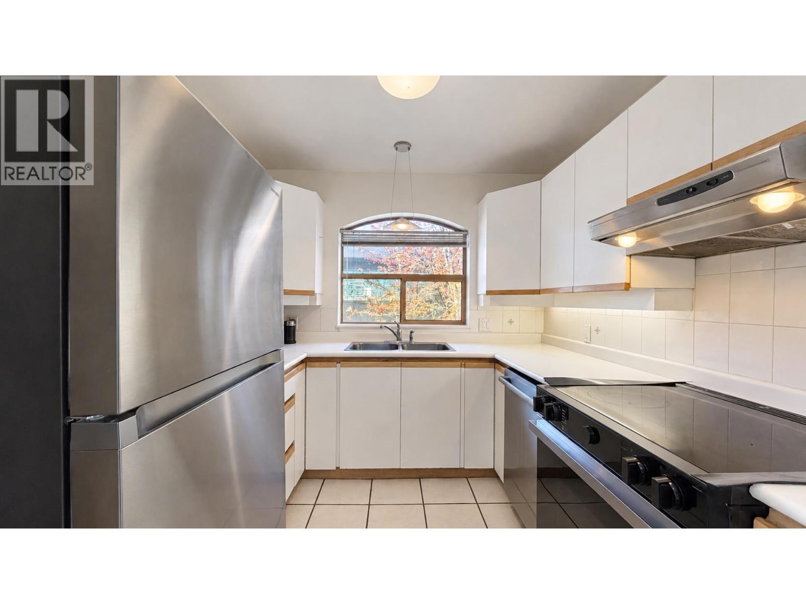 306 1859 Spyglass Place Property Photo 18