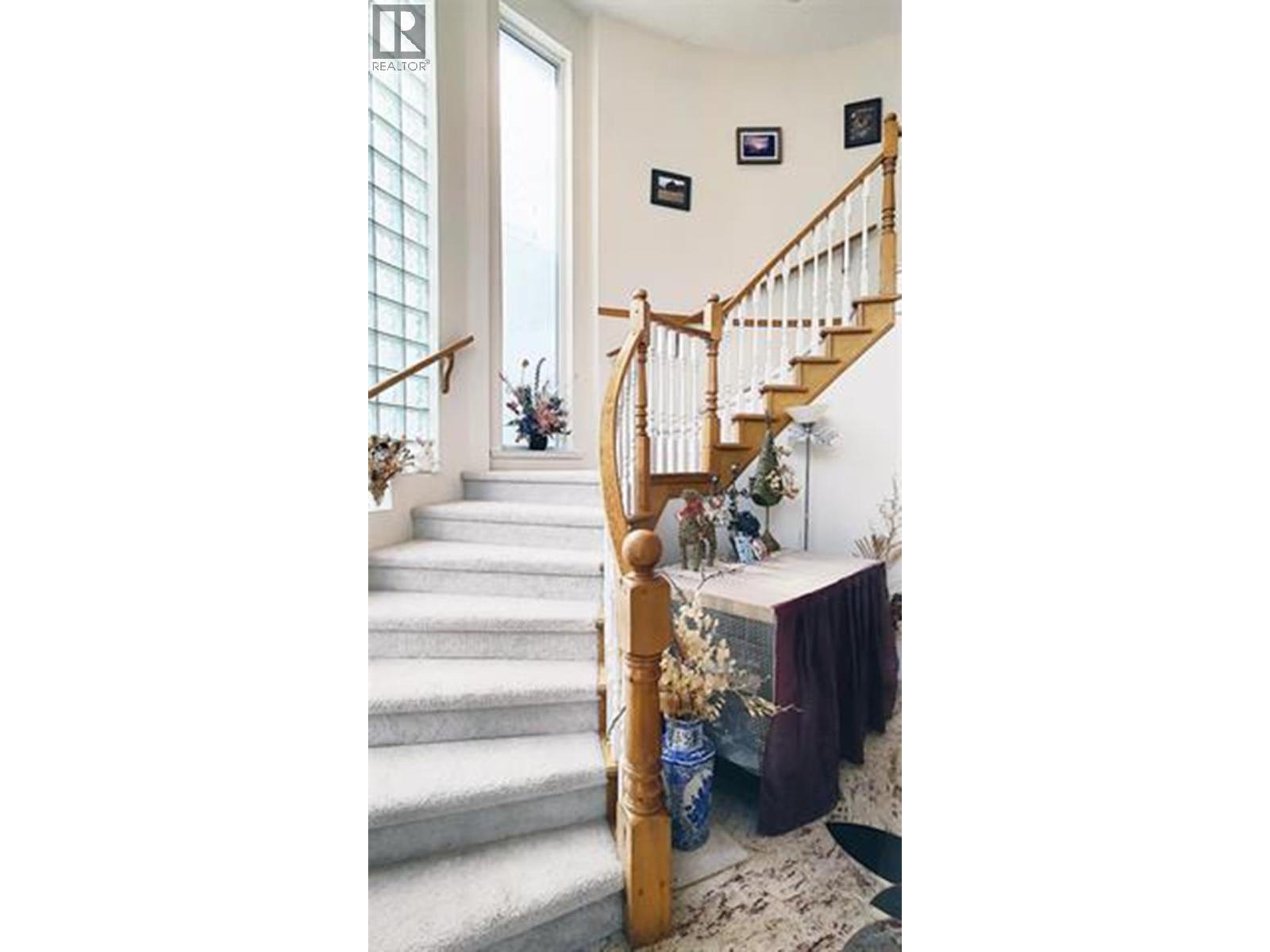 8675 Armstrong Avenue Property Photo 9