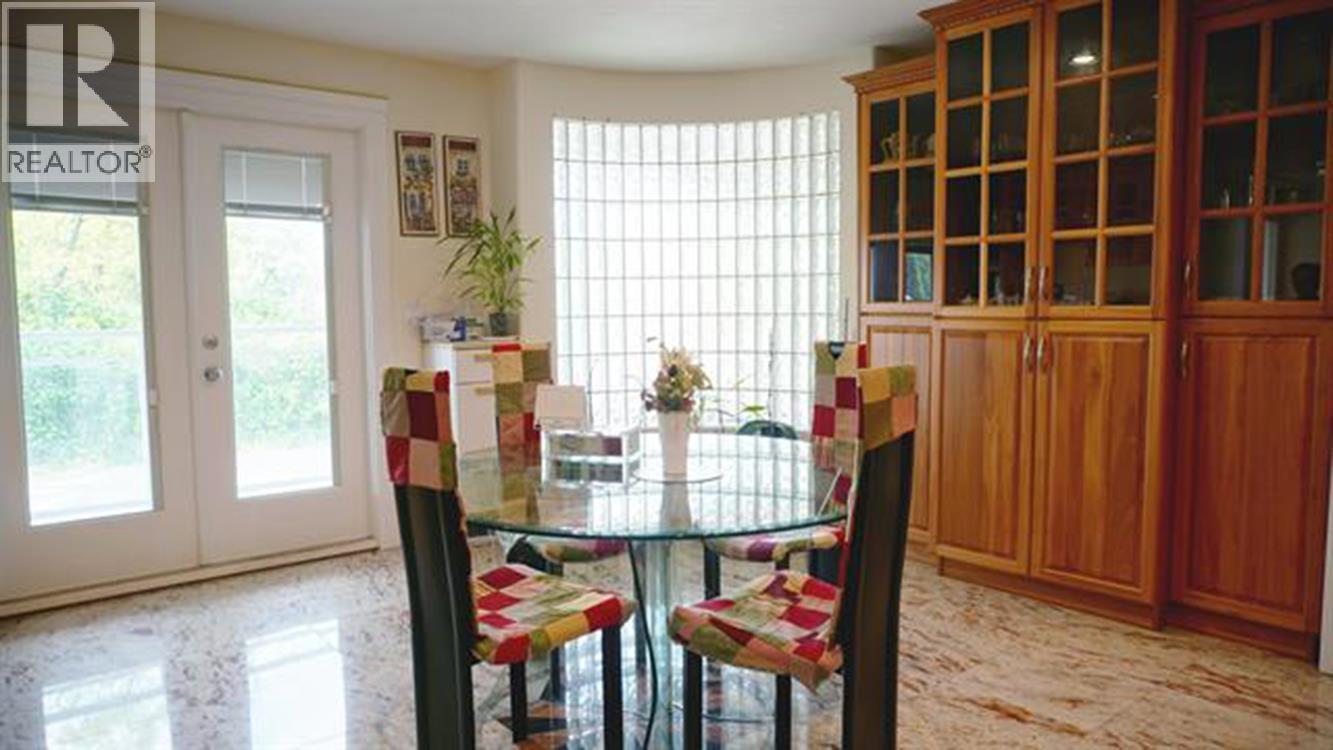 8675 Armstrong Avenue Property Photo 16