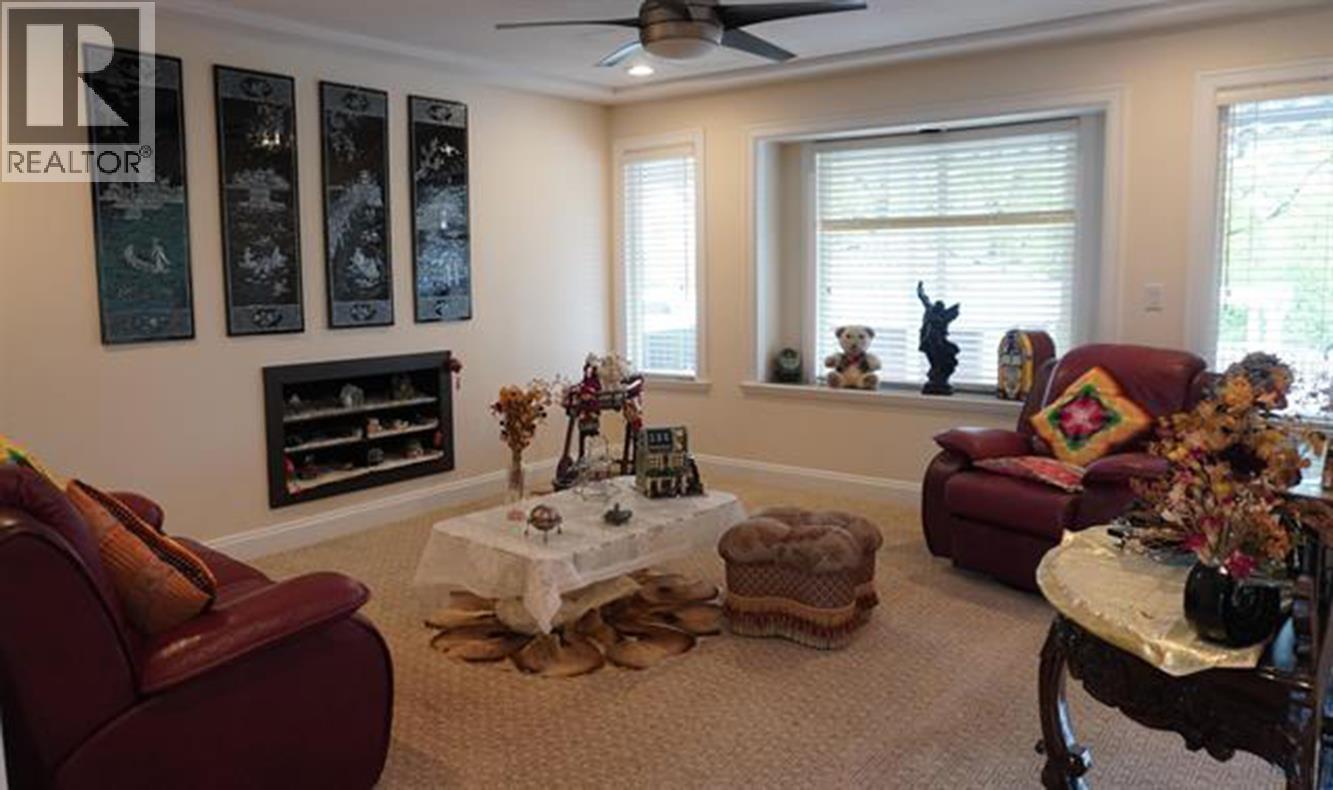 8675 Armstrong Avenue Property Photo 17