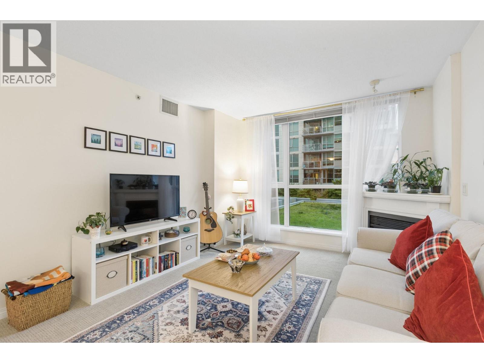 607 188 E Esplanade Property Photo 10