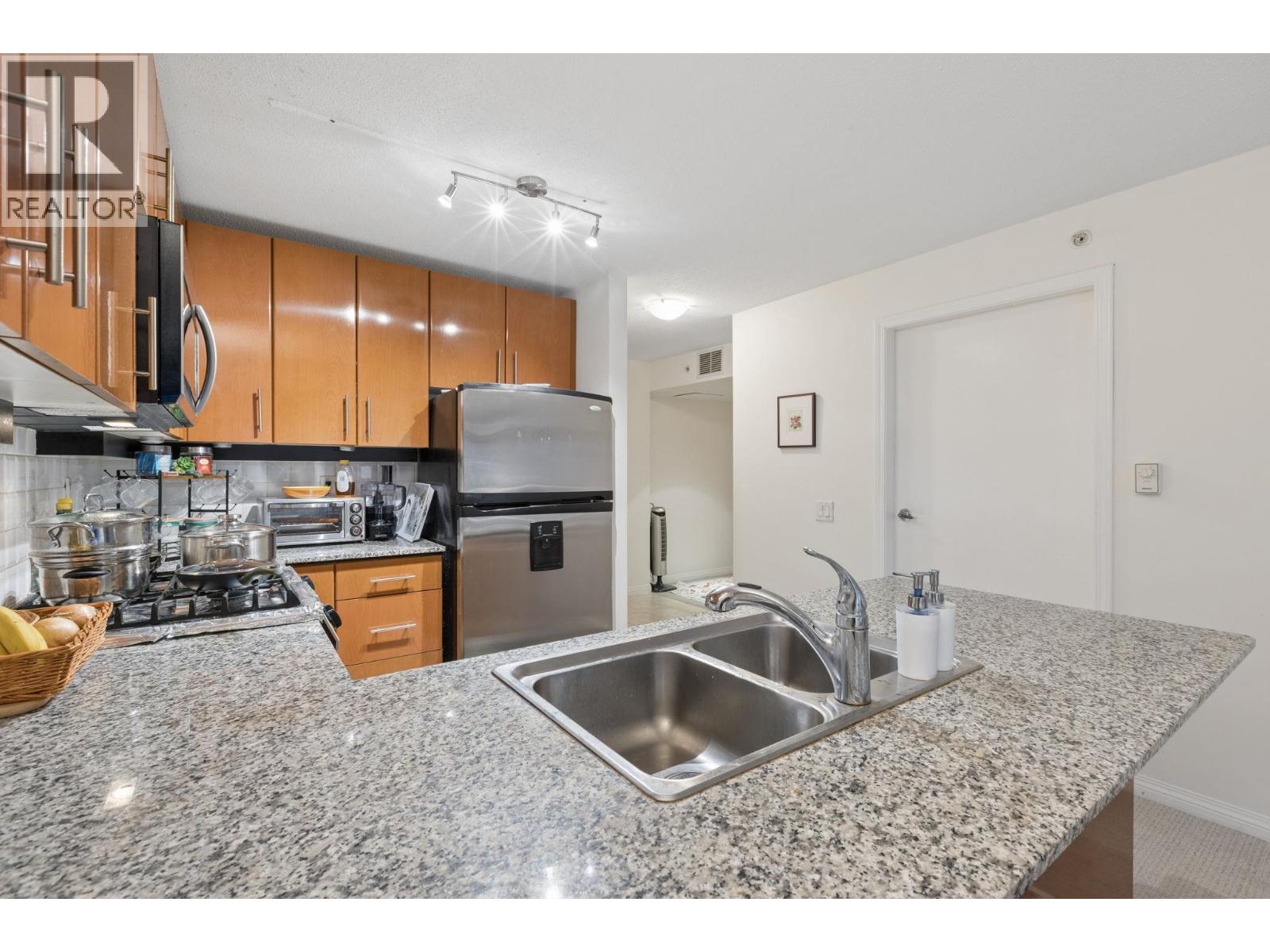 607 188 E Esplanade Property Photo 16