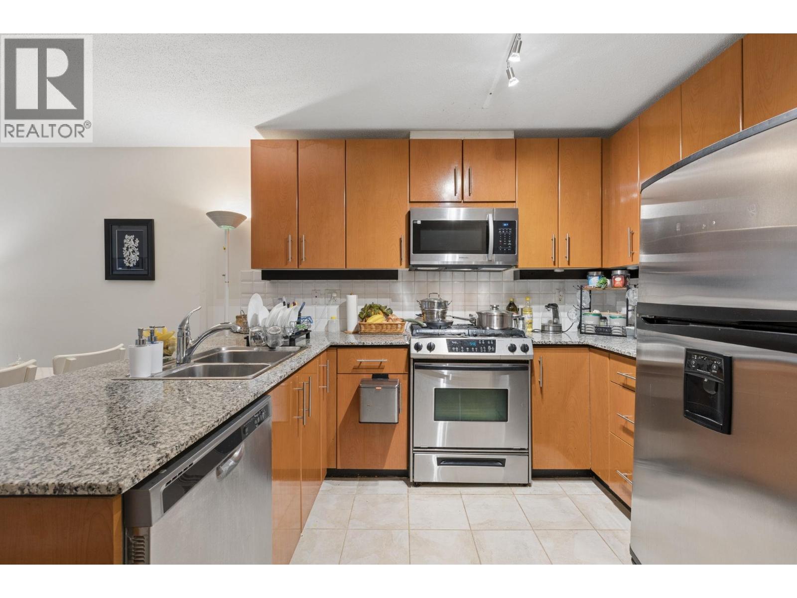 607 188 E Esplanade Property Photo 17