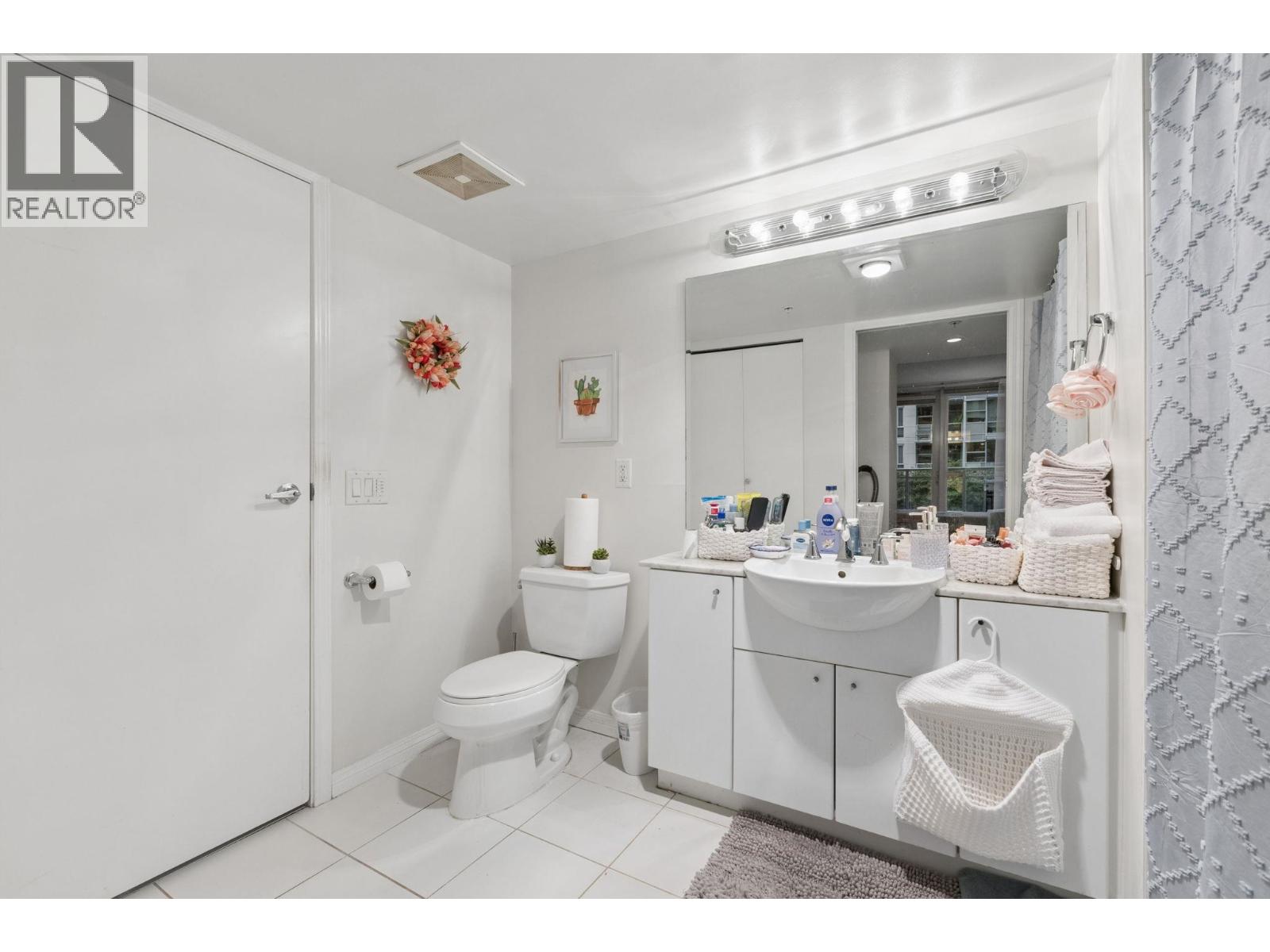 607 188 E Esplanade Property Photo 22