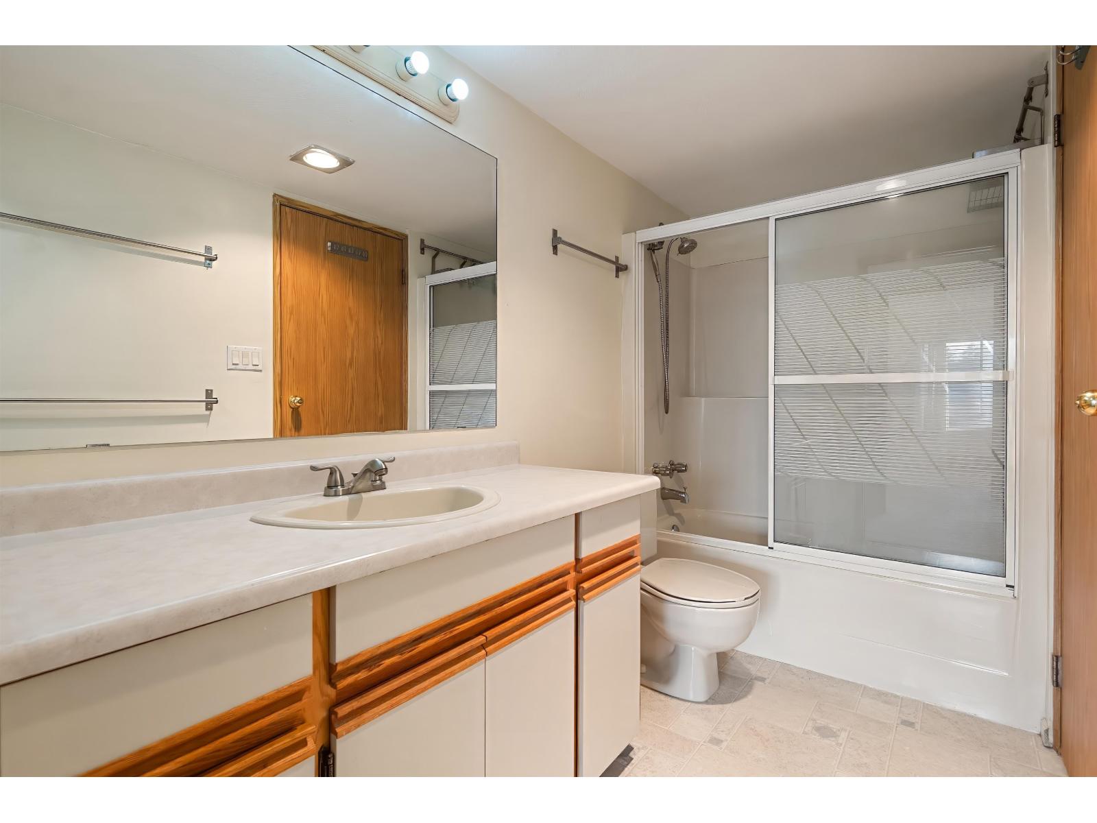209 2567 Victoria Street Property Photo 11