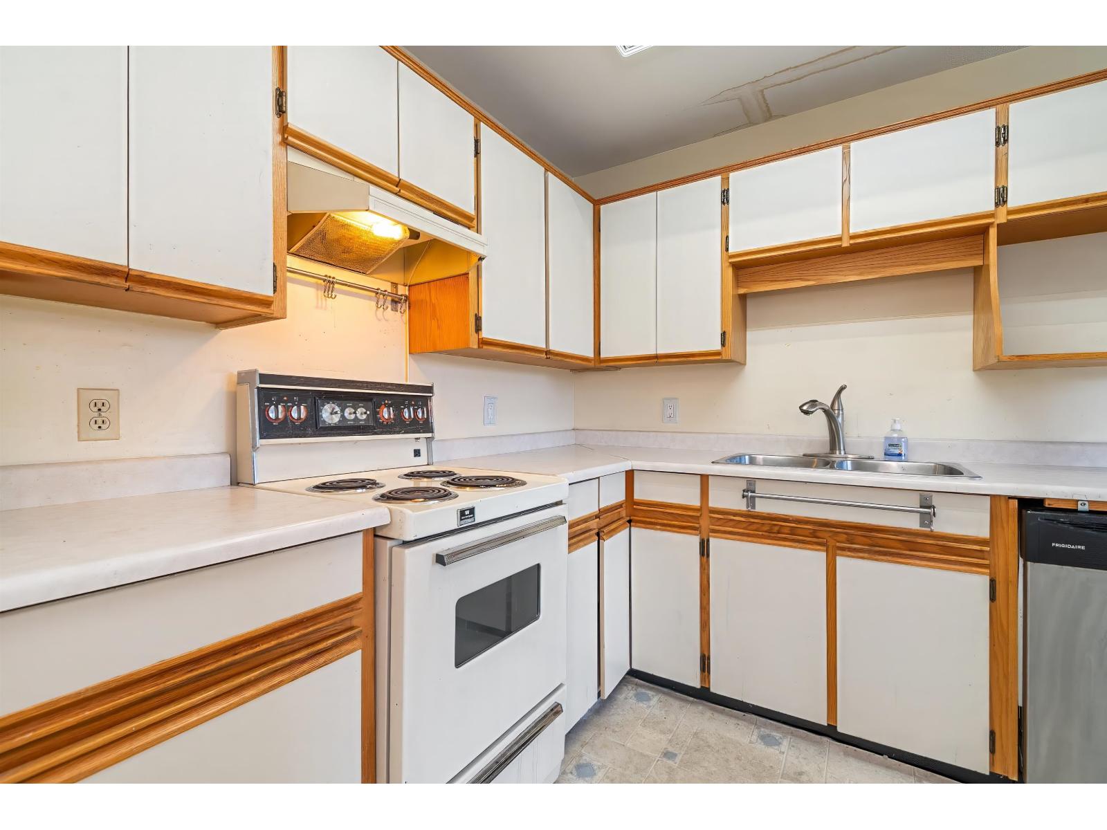 209 2567 Victoria Street Property Photo 17